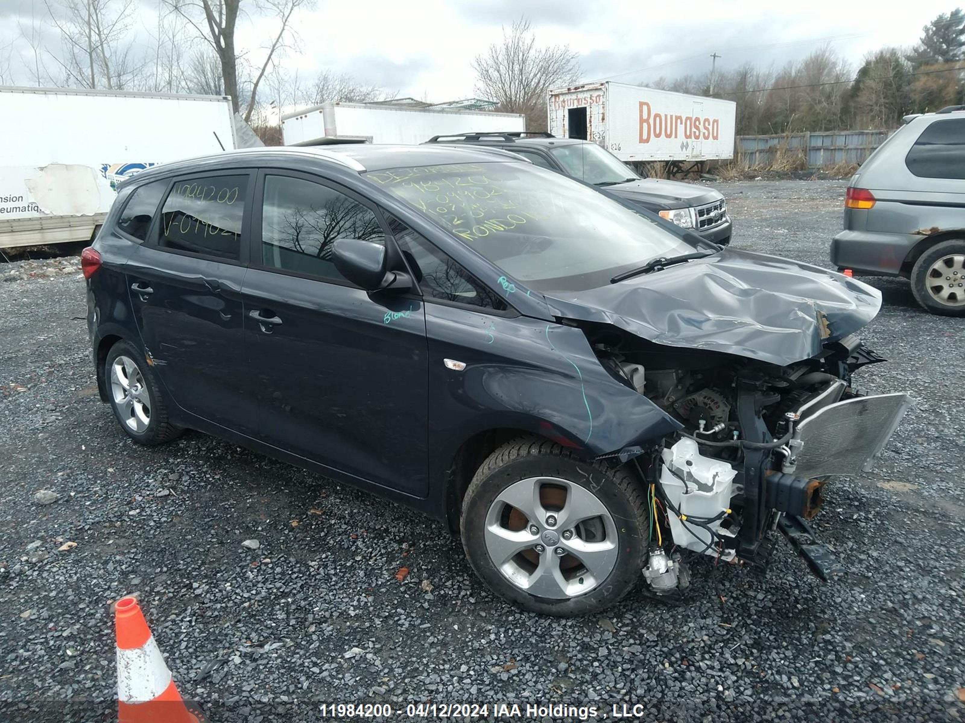 KIA RONDO 2015 knaht8a38f7099021