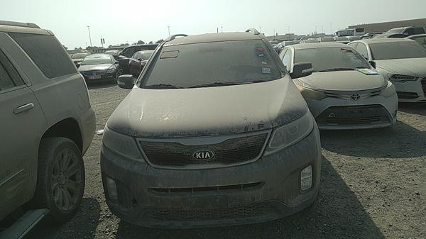 KIA SORENTO 2015 knaku8132f5572801