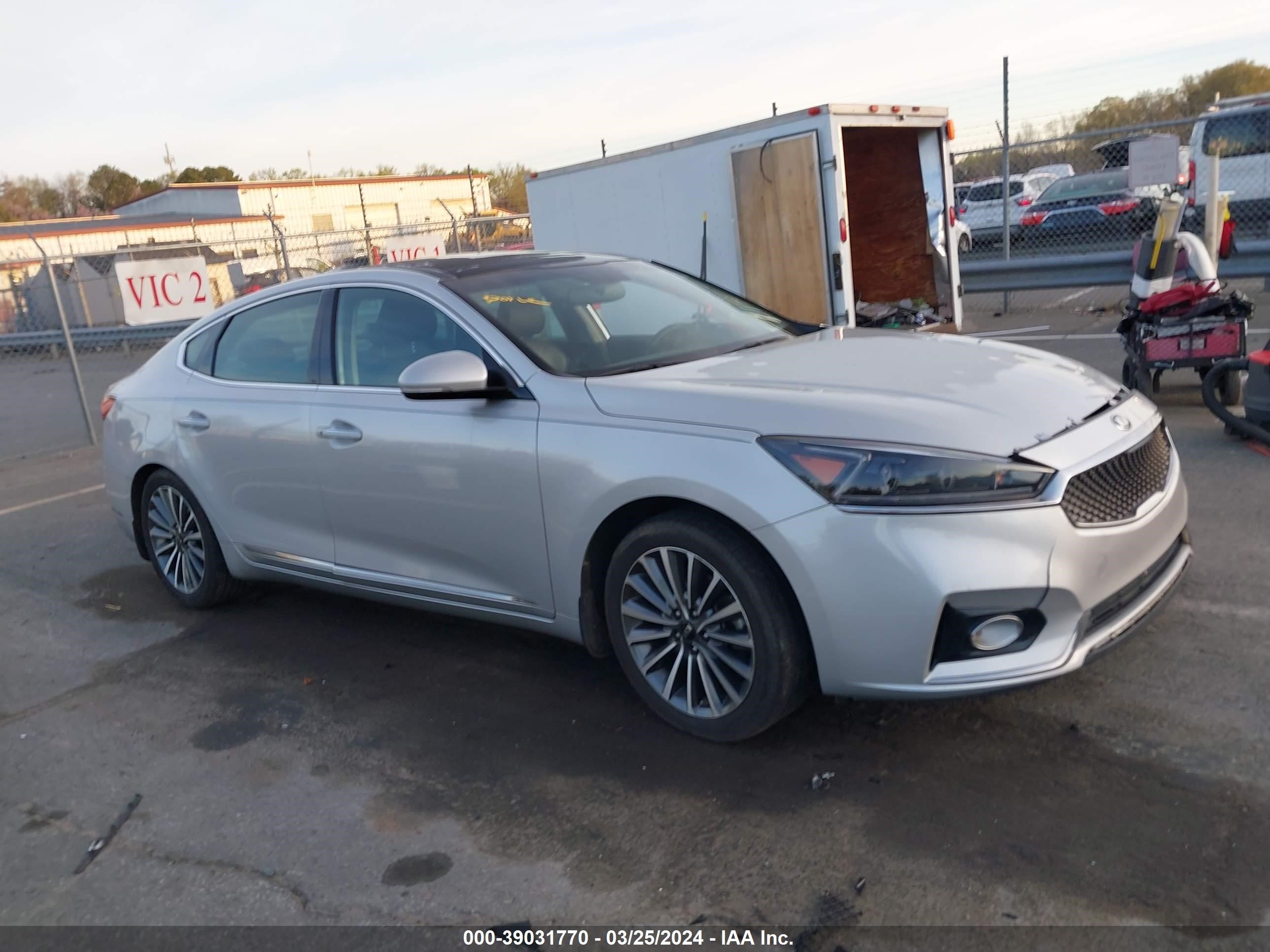 KIA CADENZA 2018 knalc4j1xj5119467