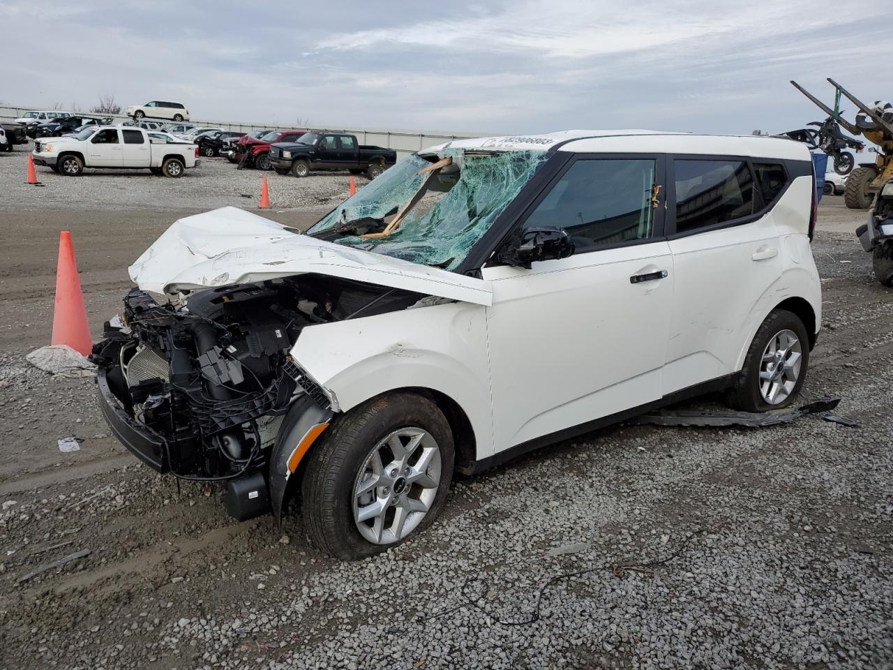 KIA SOUL 2023 kndj23au3p7215651