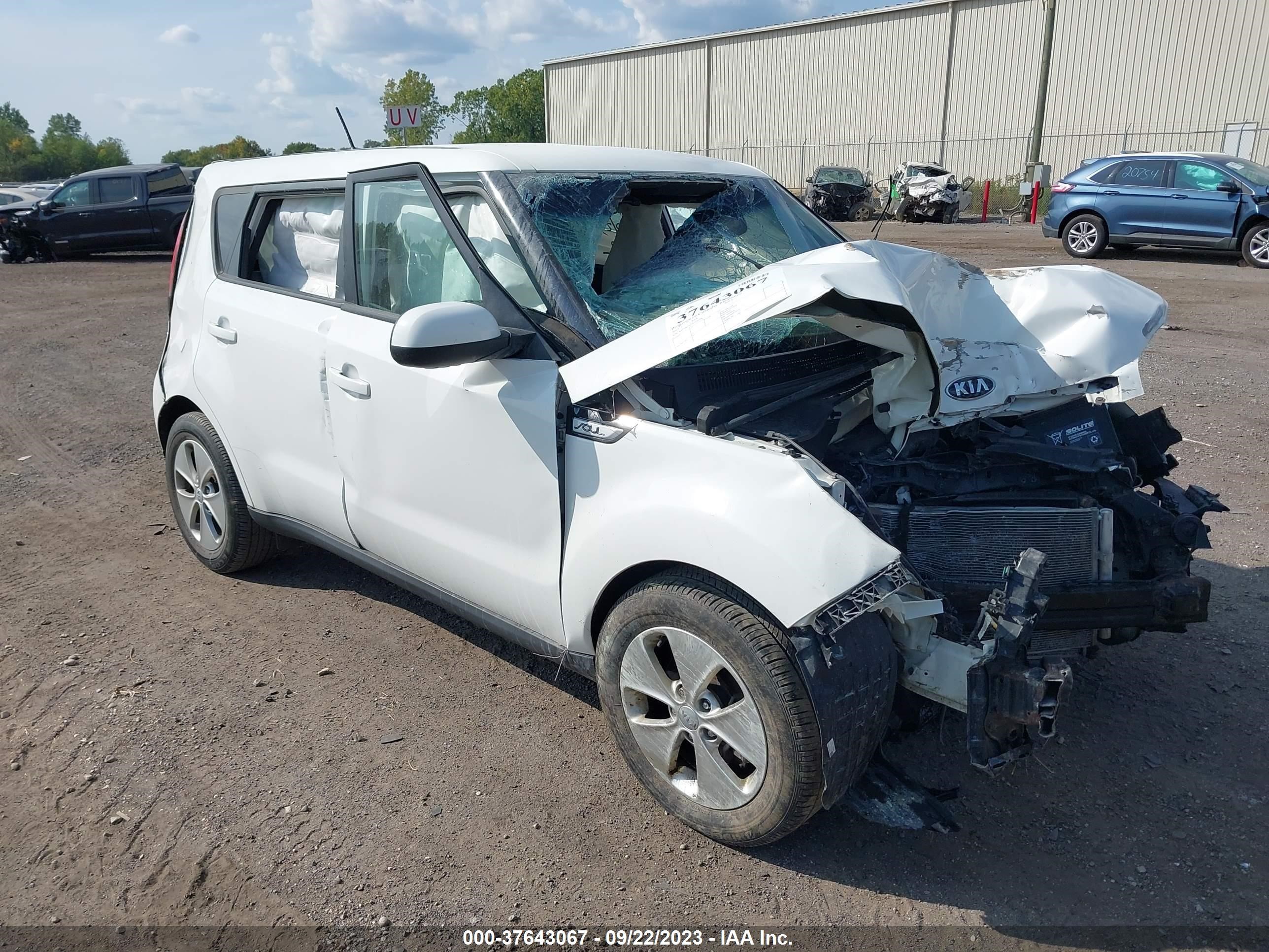 KIA SOUL 2015 kndjn2a22f7230348