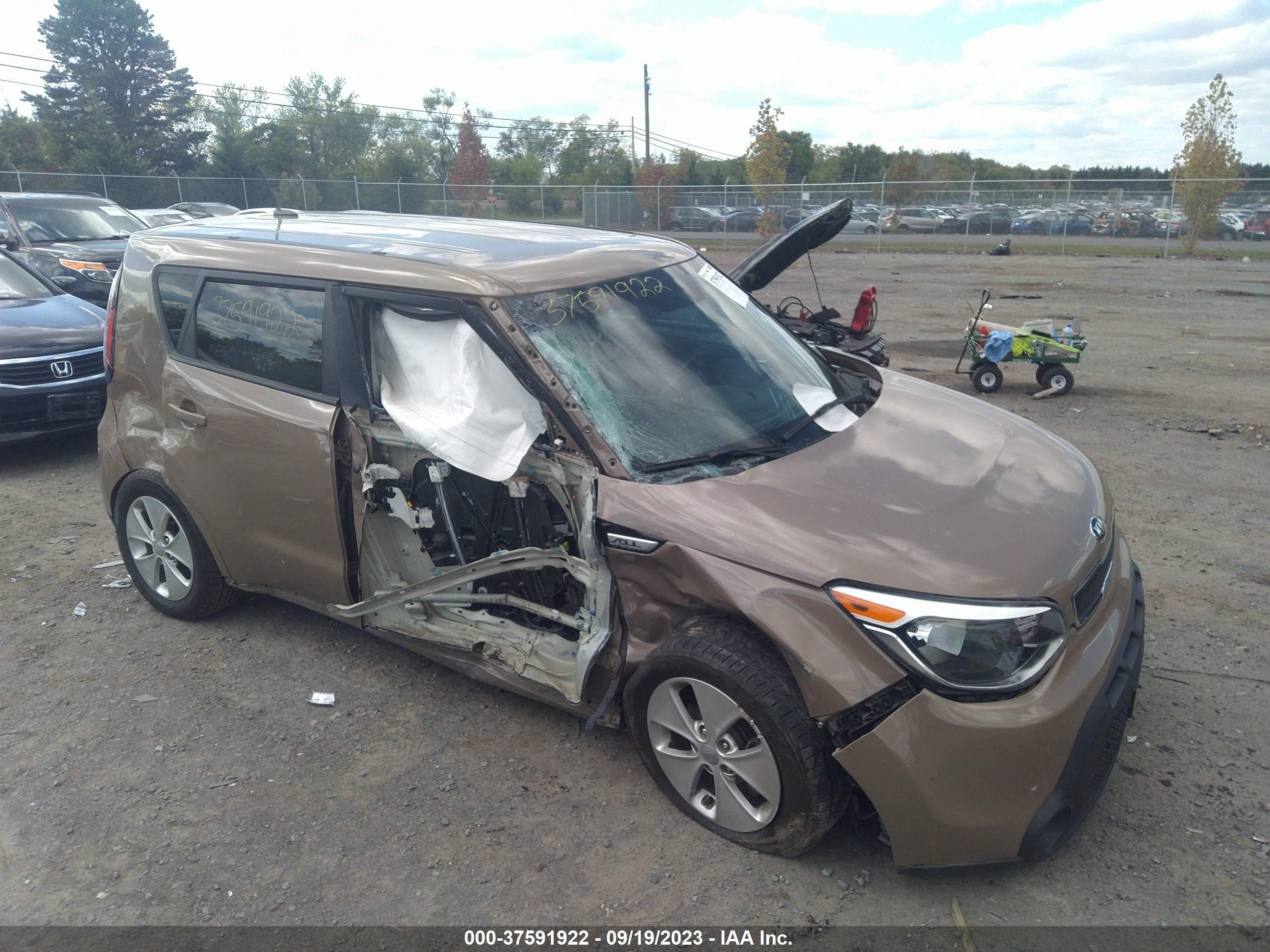 KIA SOUL 2016 kndjn2a22g7288171