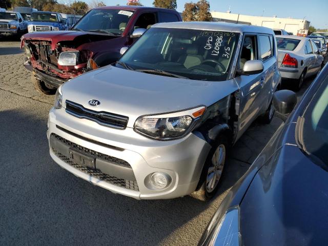 KIA SOUL + 2018 kndjp3a51j7530420