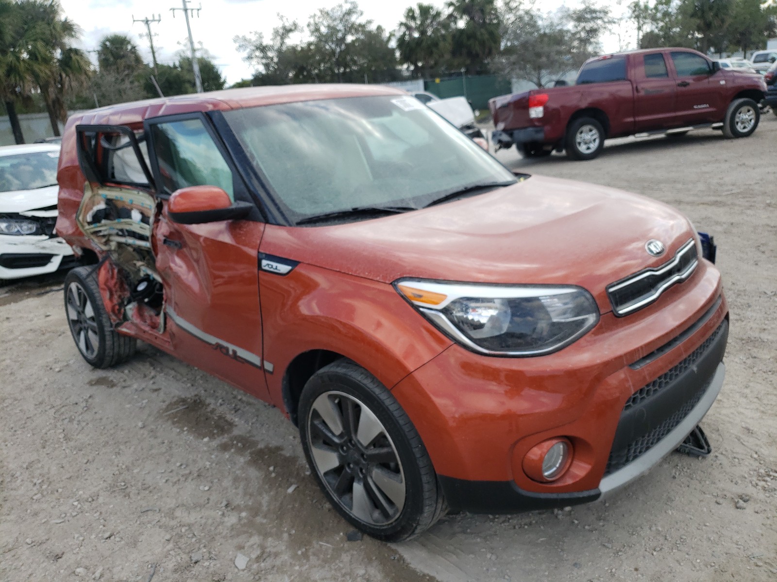 KIA SOUL + 2019 kndjp3a52k7024287