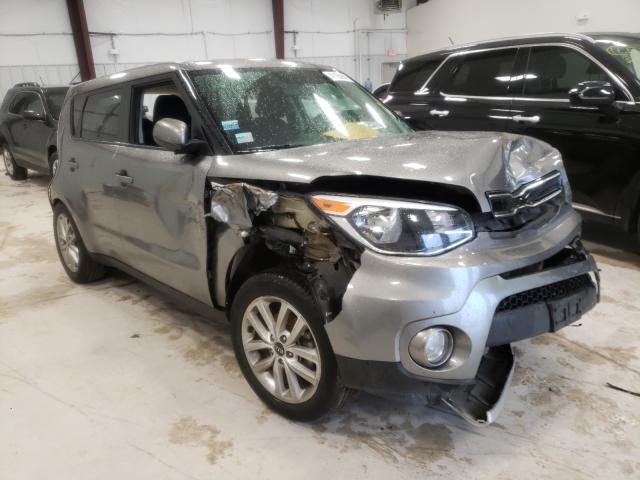 KIA SOUL + 2018 kndjp3a53j7535215