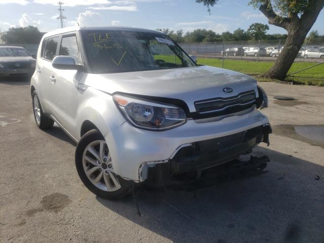 KIA SOUL + 2018 kndjp3a54j7511215