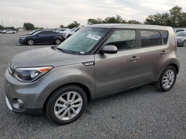 KIA SOUL + 2017 kndjp3a58h7470629