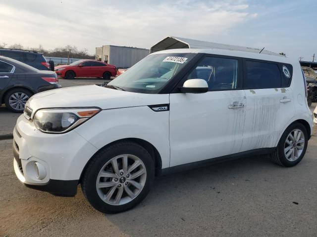 KIA SOUL + 2018 kndjp3a58j7539230