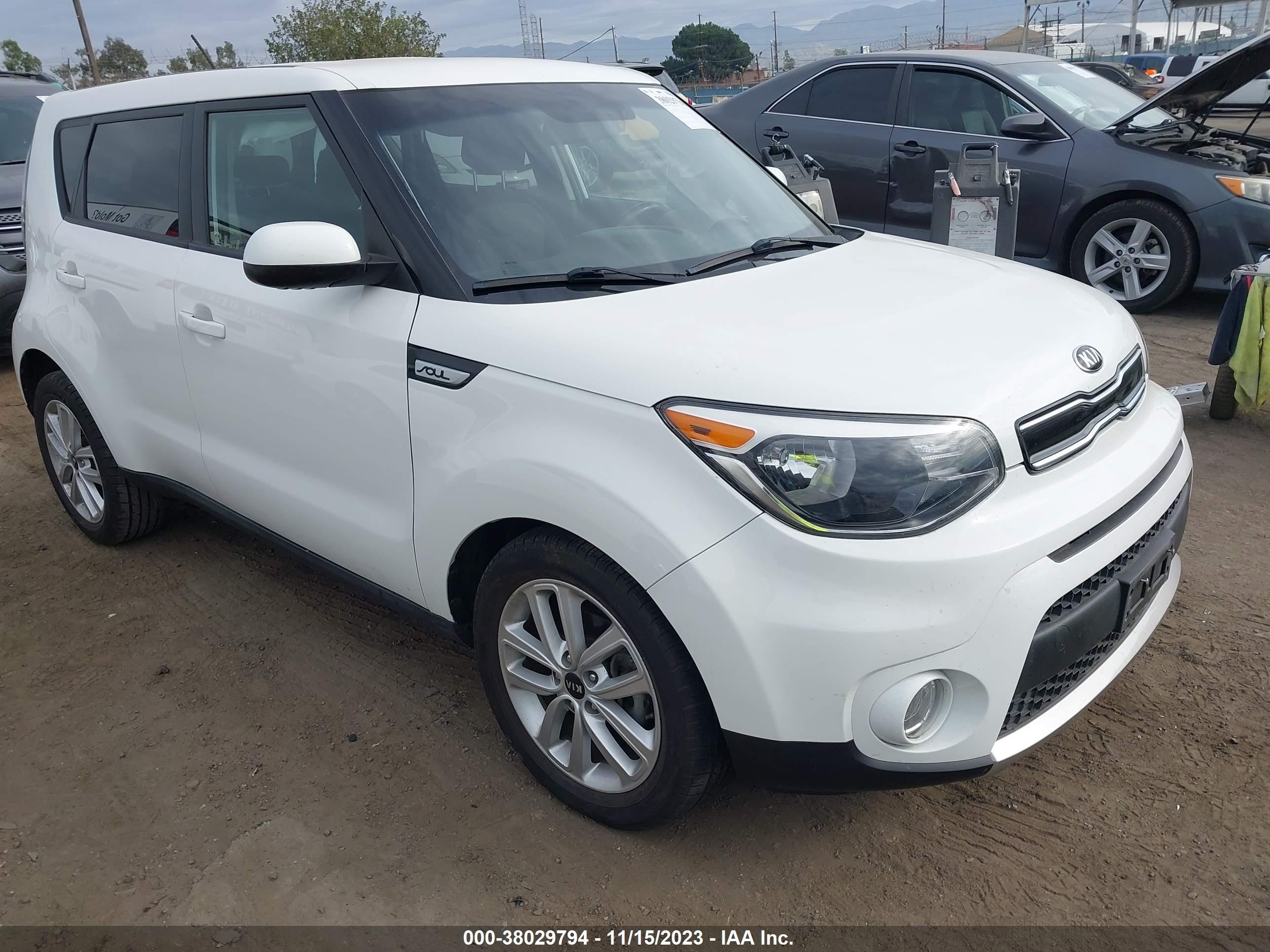 KIA SOUL 2018 kndjp3a59j7902277