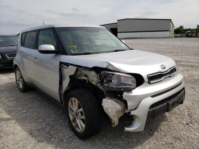 KIA SOUL + 2018 kndjp3a5xj7520873