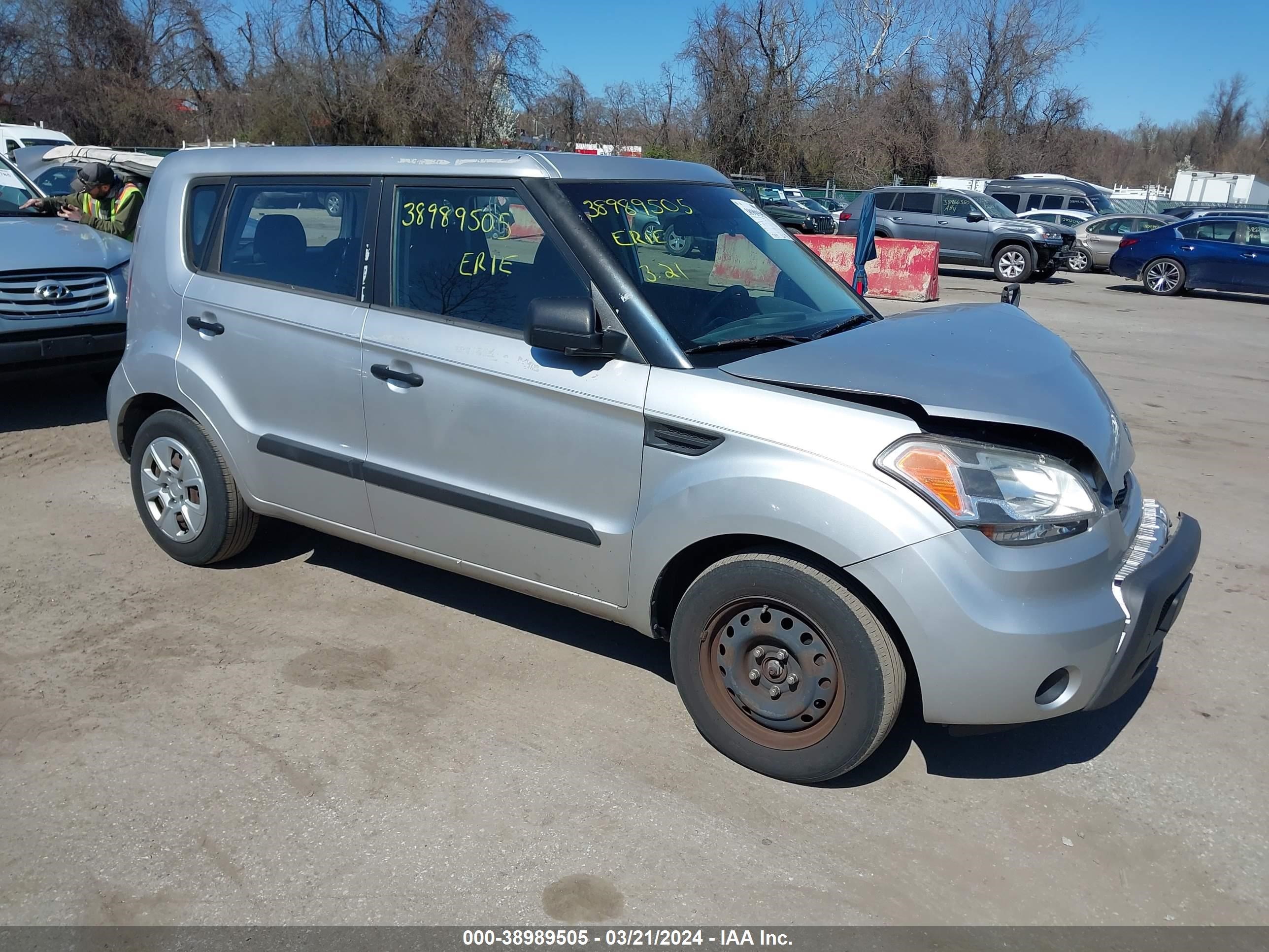 KIA SOUL 2011 kndjt2a1xb7308897