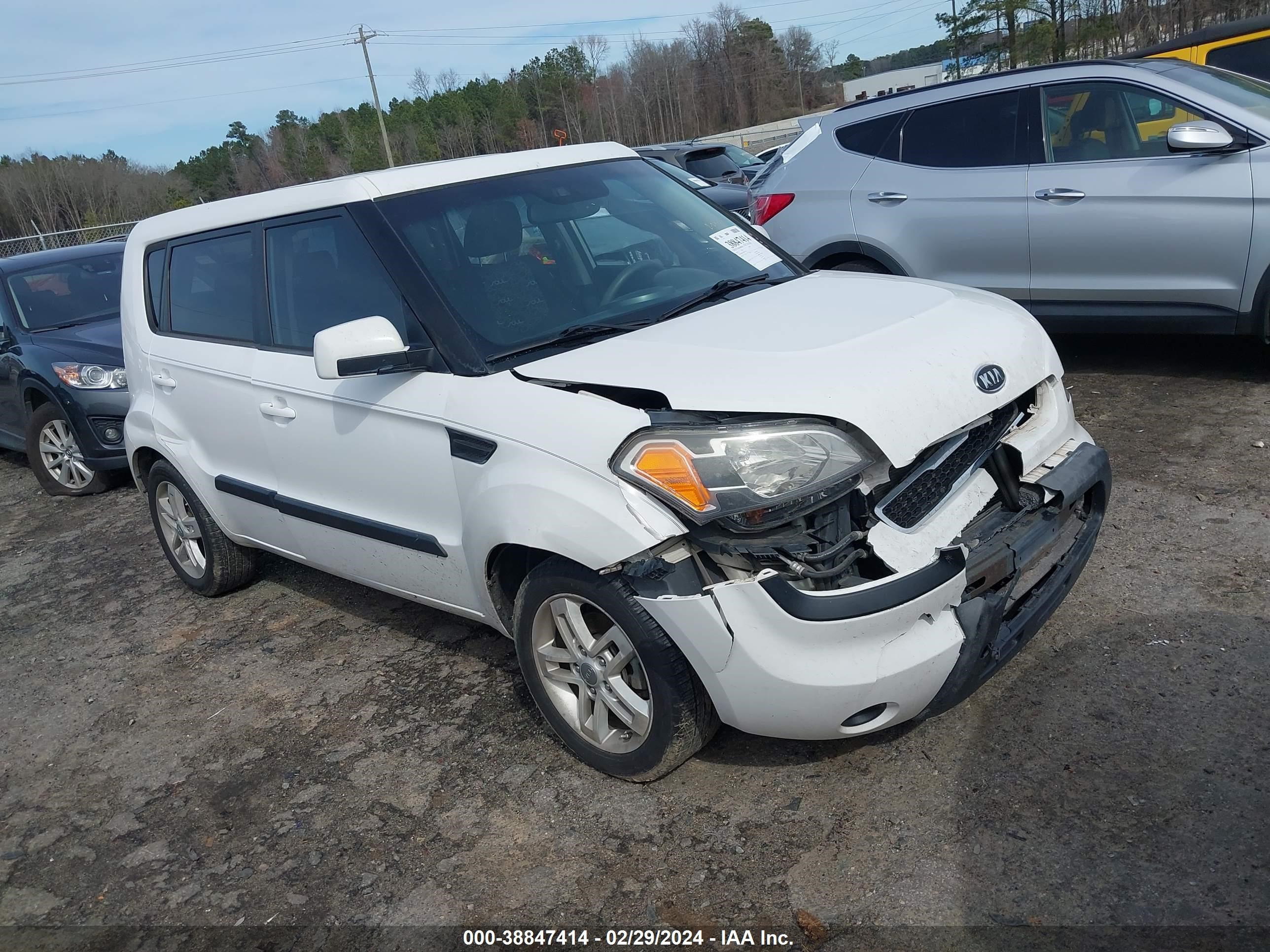 KIA SOUL 2011 kndjt2a20b7711019