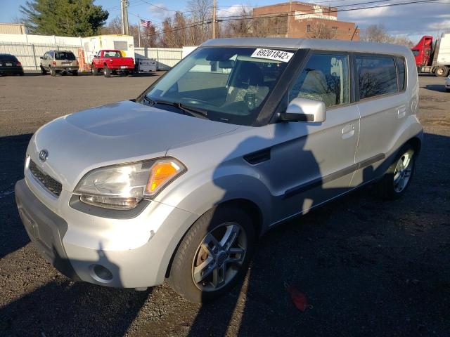 KIA SOUL + 2010 kndjt2a22a7703017