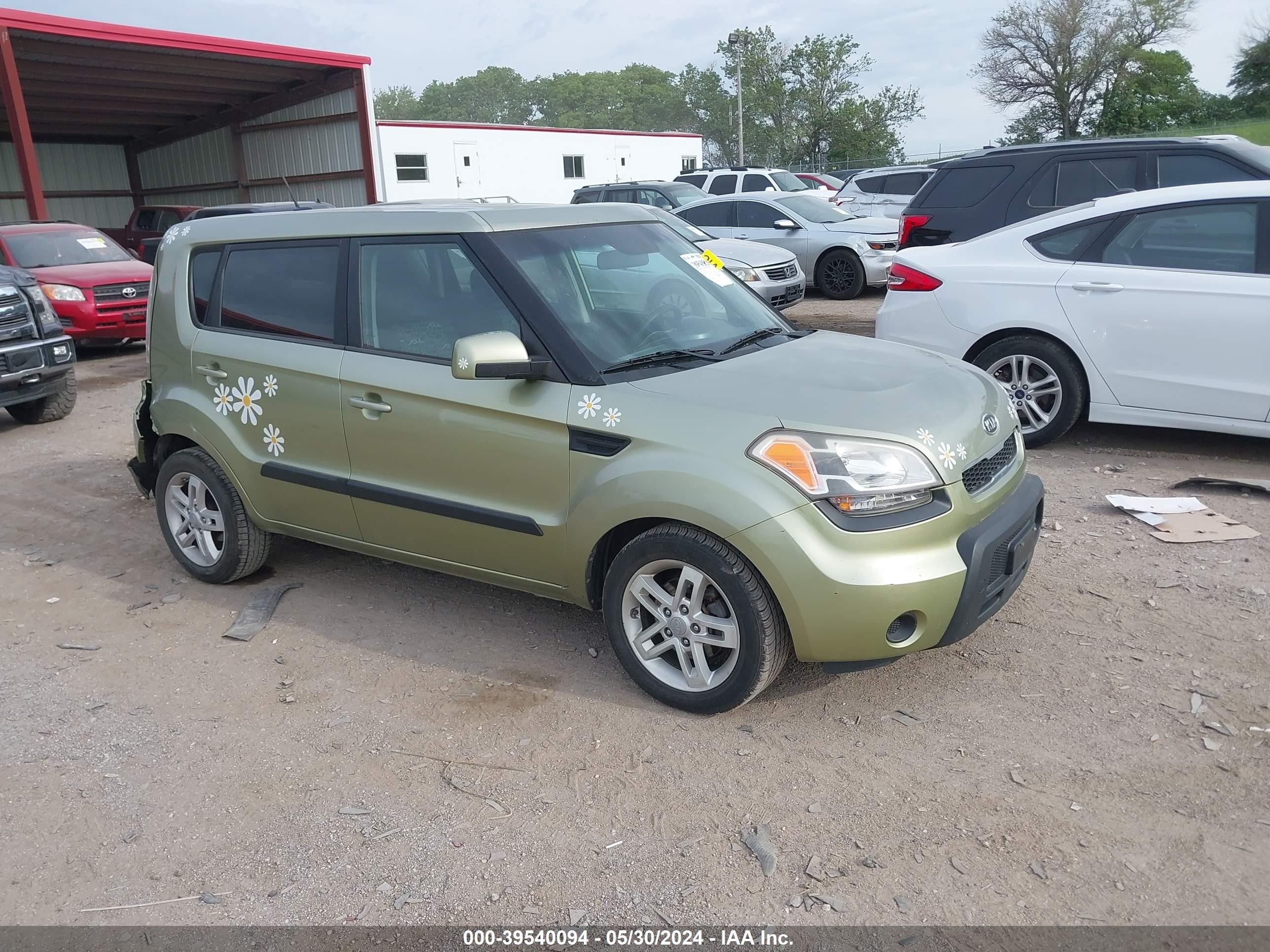 KIA SOUL 2011 kndjt2a23b7235140