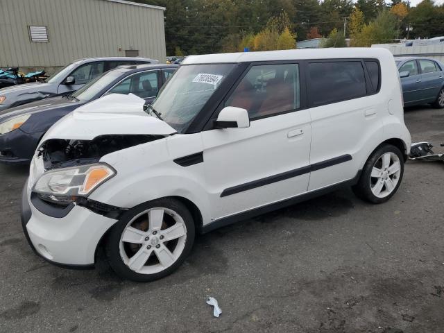 KIA SOUL + 2010 kndjt2a25a7048075