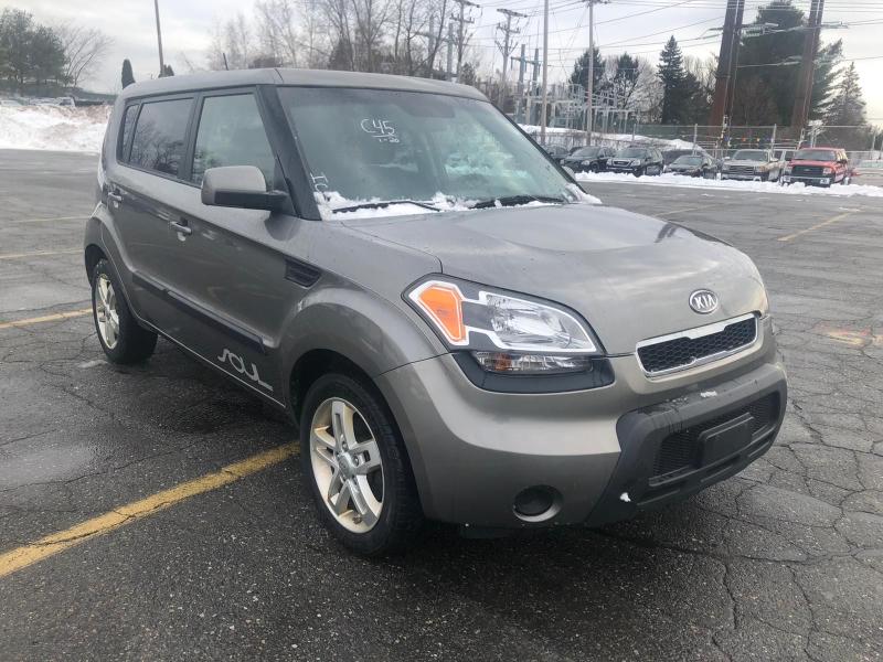 KIA SOUL + 2011 kndjt2a25b7281052