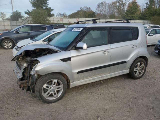 KIA SOUL + 2011 kndjt2a25b7311084