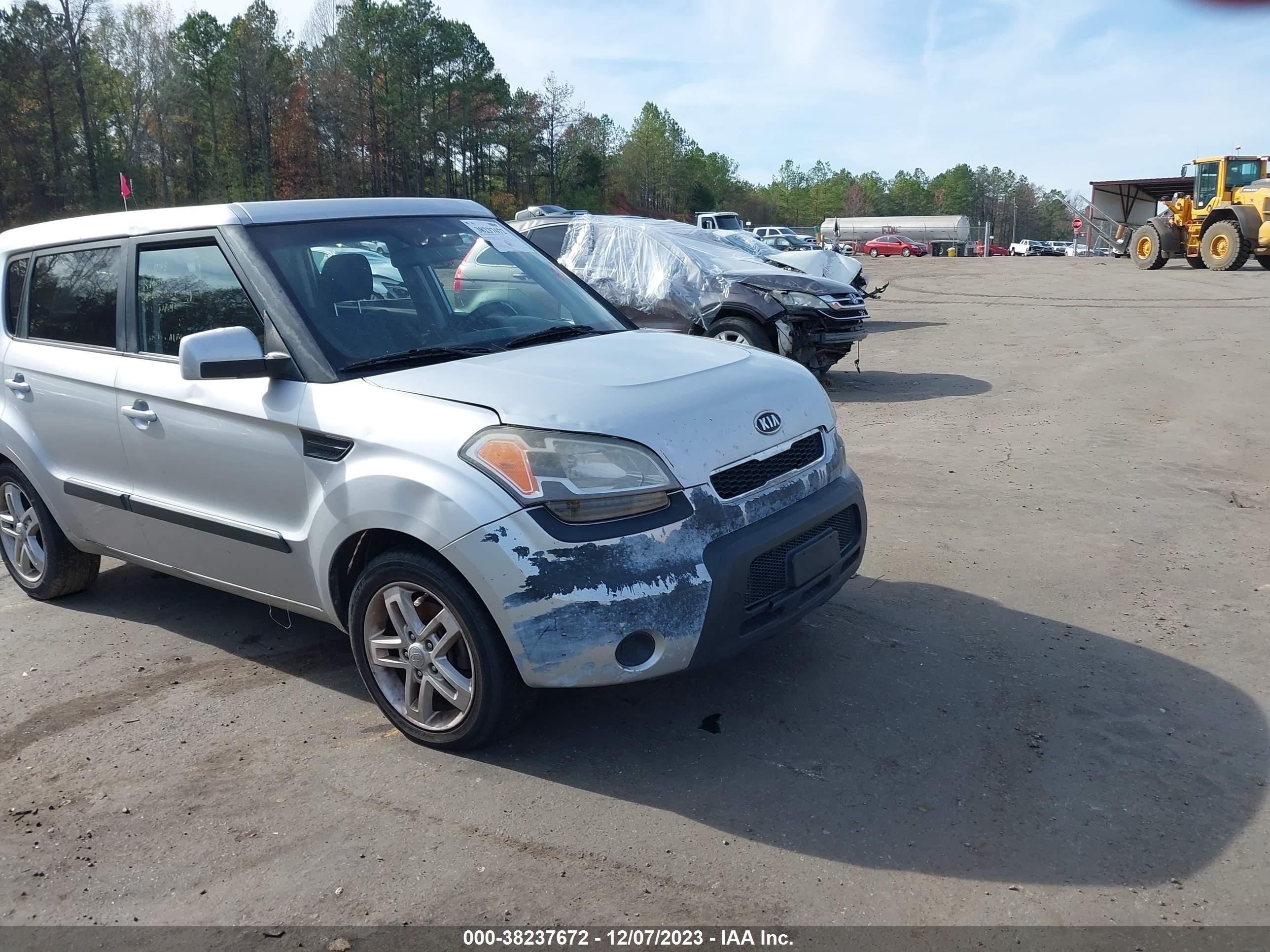 KIA SOUL 2011 kndjt2a26b7707640