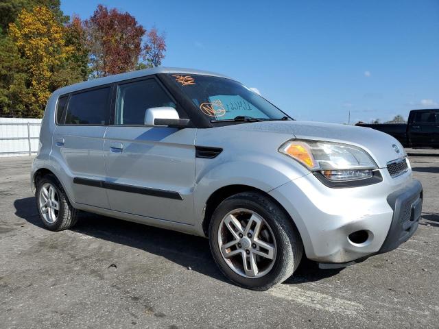 KIA SOUL + 2010 kndjt2a2xa7067446