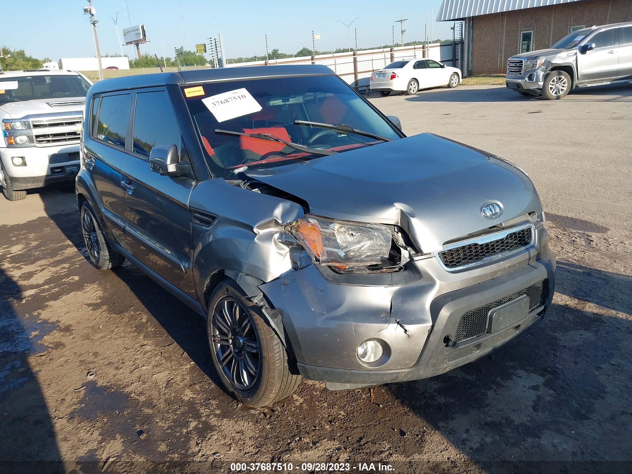 KIA SOUL 2011 kndjt2a2xb7227620