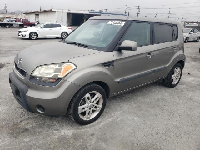 KIA SOUL + 2011 kndjt2a2xb7282343