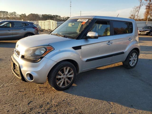 KIA SOUL + 2012 kndjt2a61c7456630