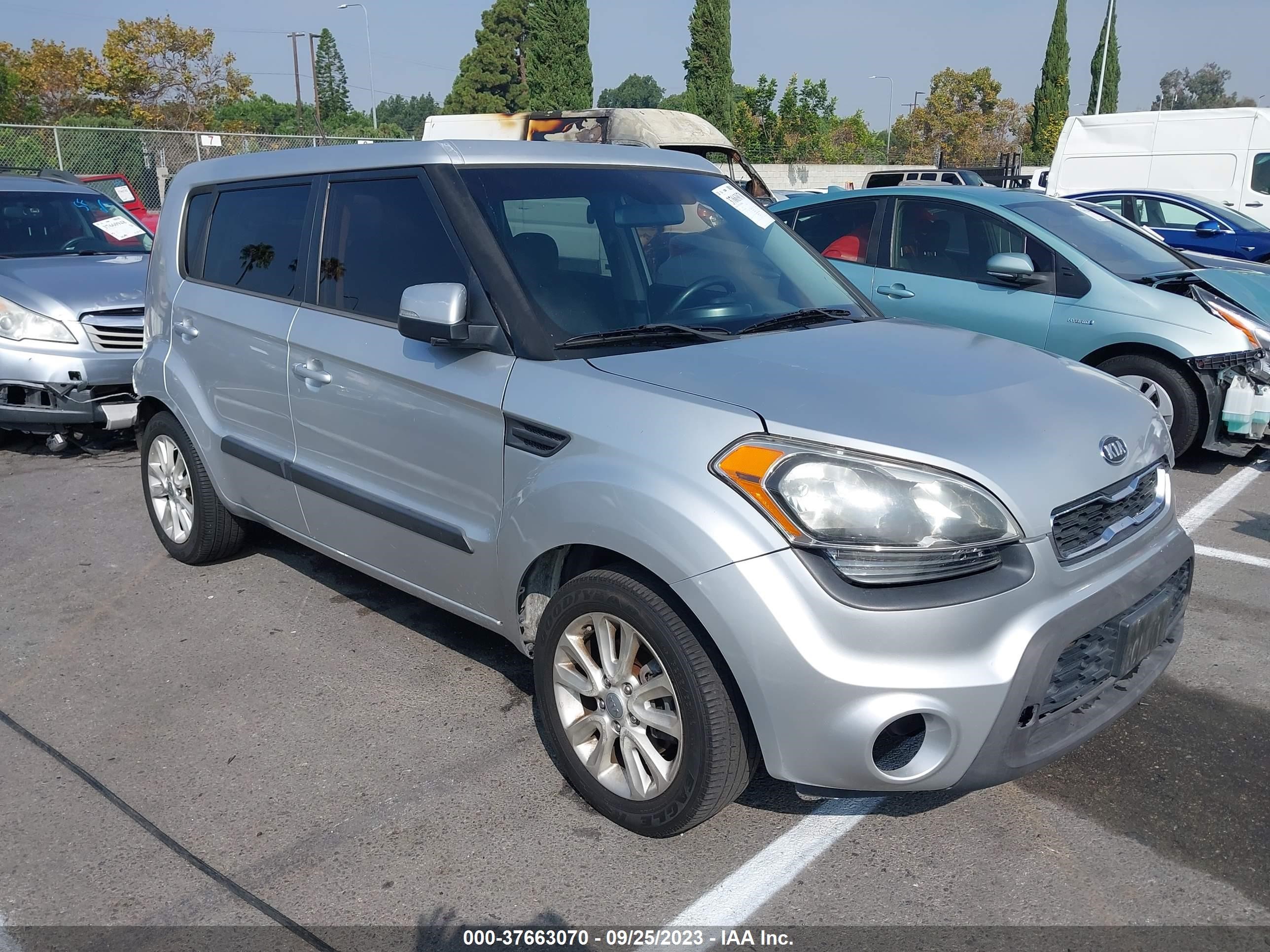 KIA SOUL 2012 kndjt2a6xc7414053