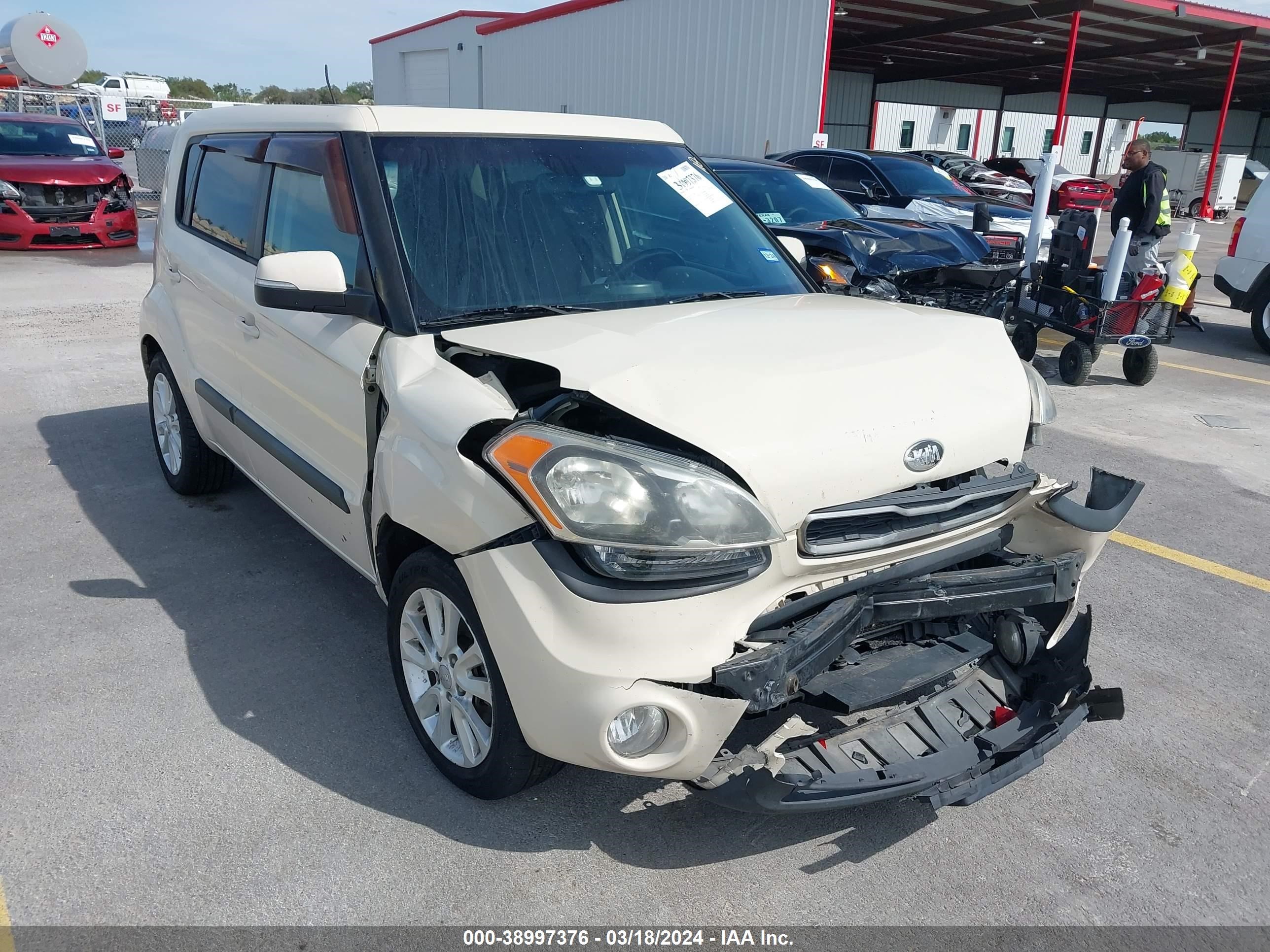 KIA SOUL 2013 kndjt2a6xd7558803