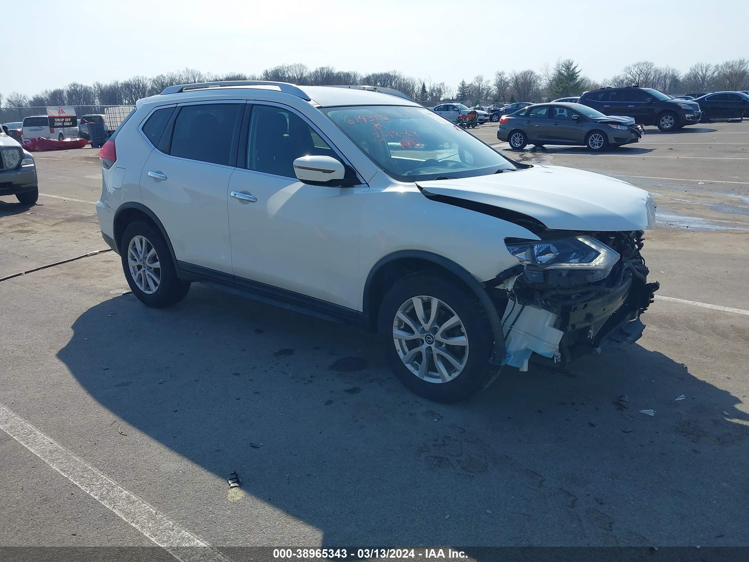 NISSAN ROGUE 2017 knmat2mt0hp529785