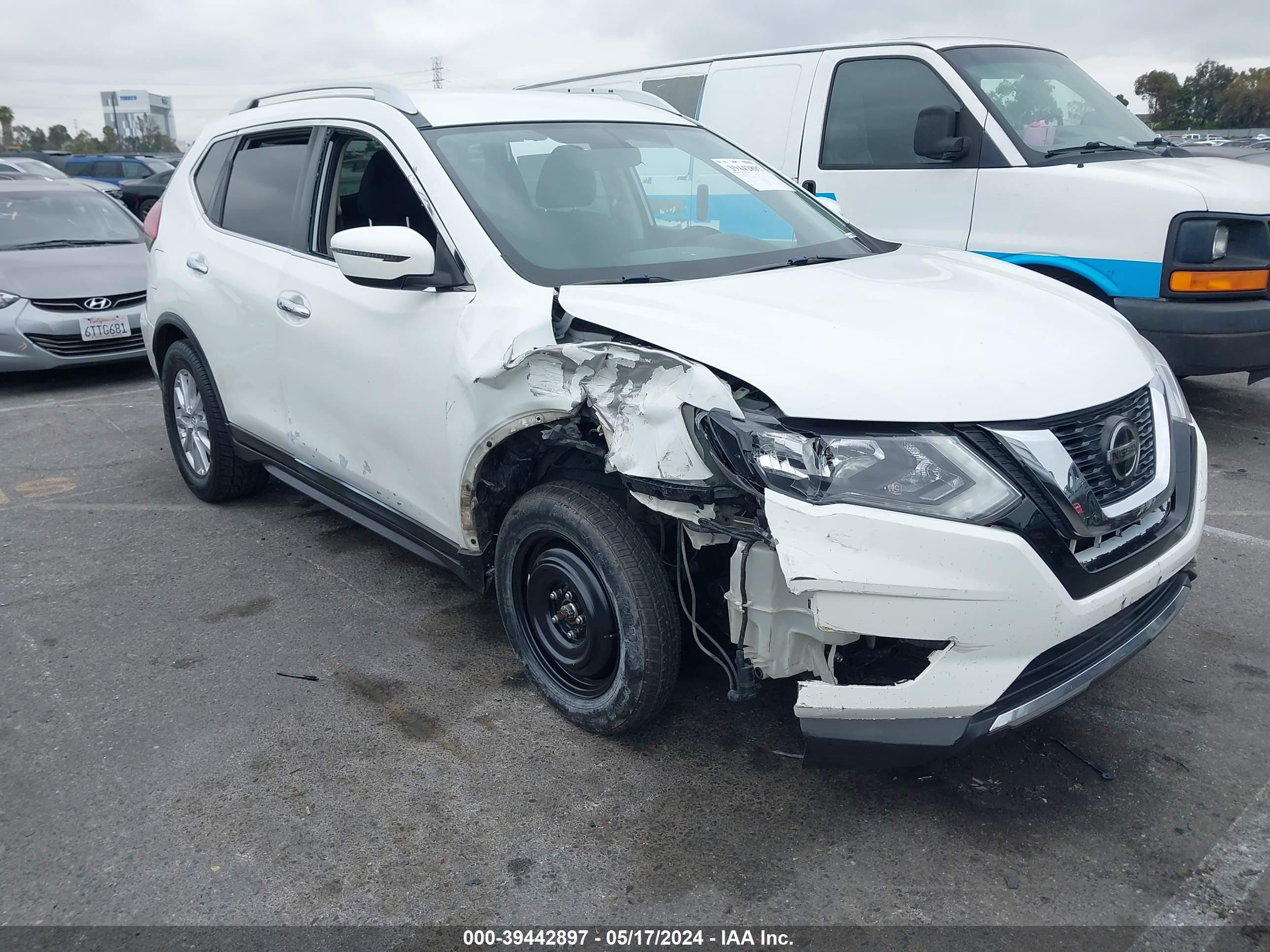 NISSAN ROGUE 2018 knmat2mt0jp524222