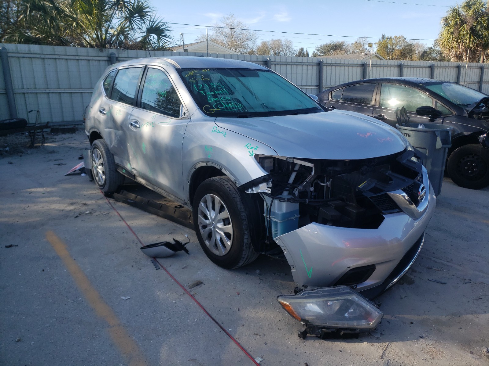 NISSAN ROGUE S 2015 knmat2mt3fp572255