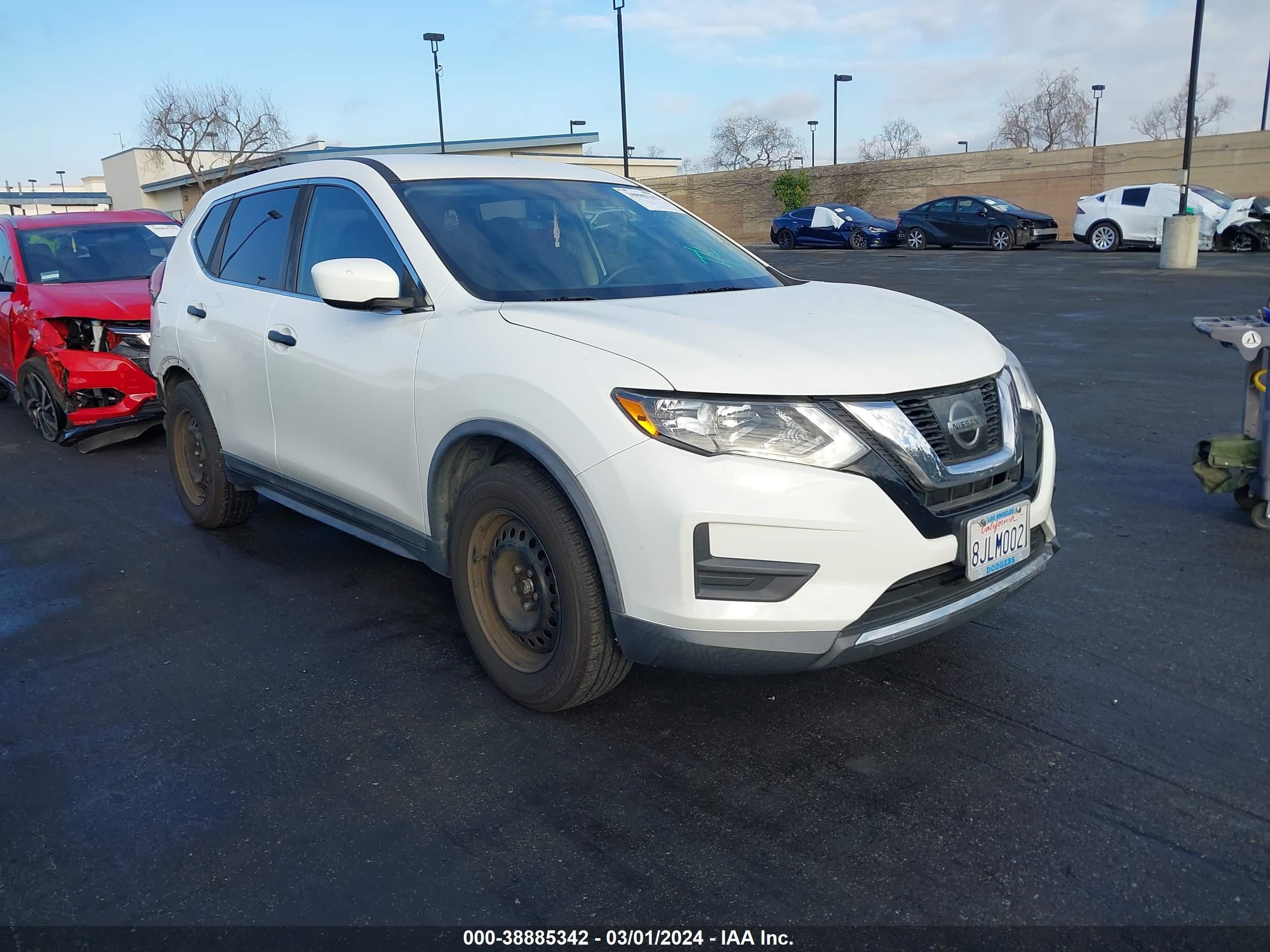 NISSAN ROGUE 2017 knmat2mt3hp611381