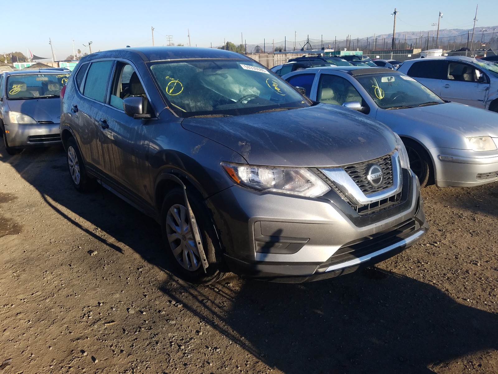 NISSAN ROGUE S 2018 knmat2mt3jp521766