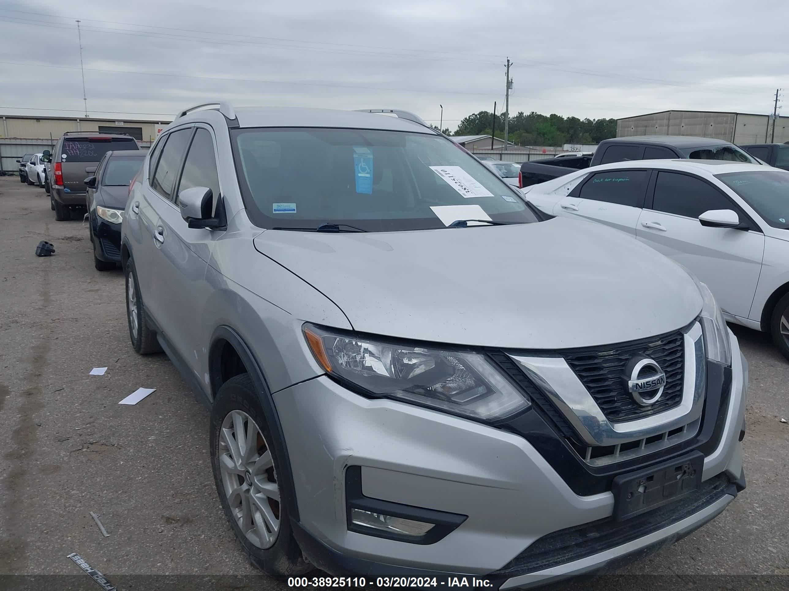 NISSAN ROGUE 2017 knmat2mt4hp541504