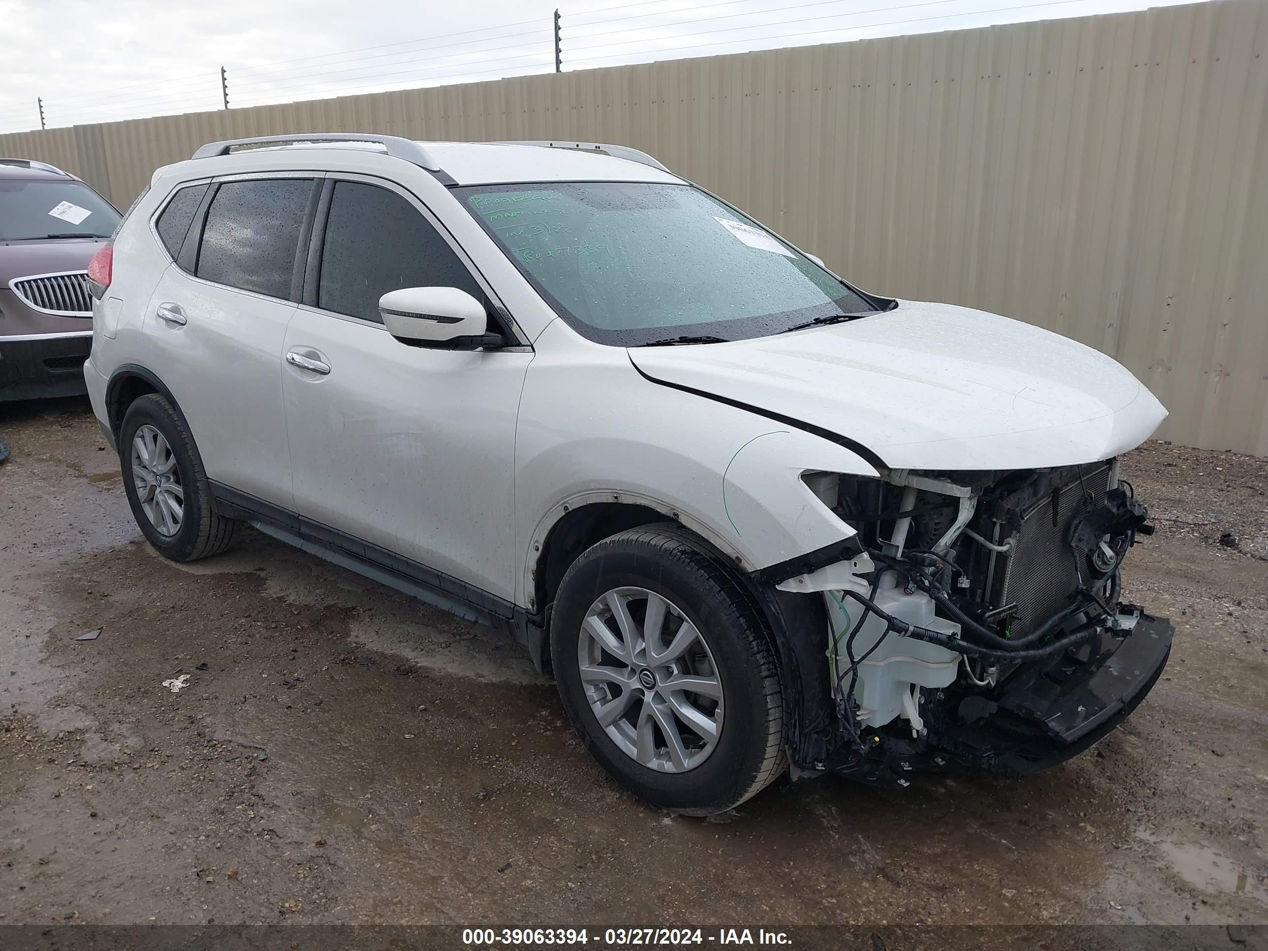 NISSAN ROGUE 2017 knmat2mt5hp596382