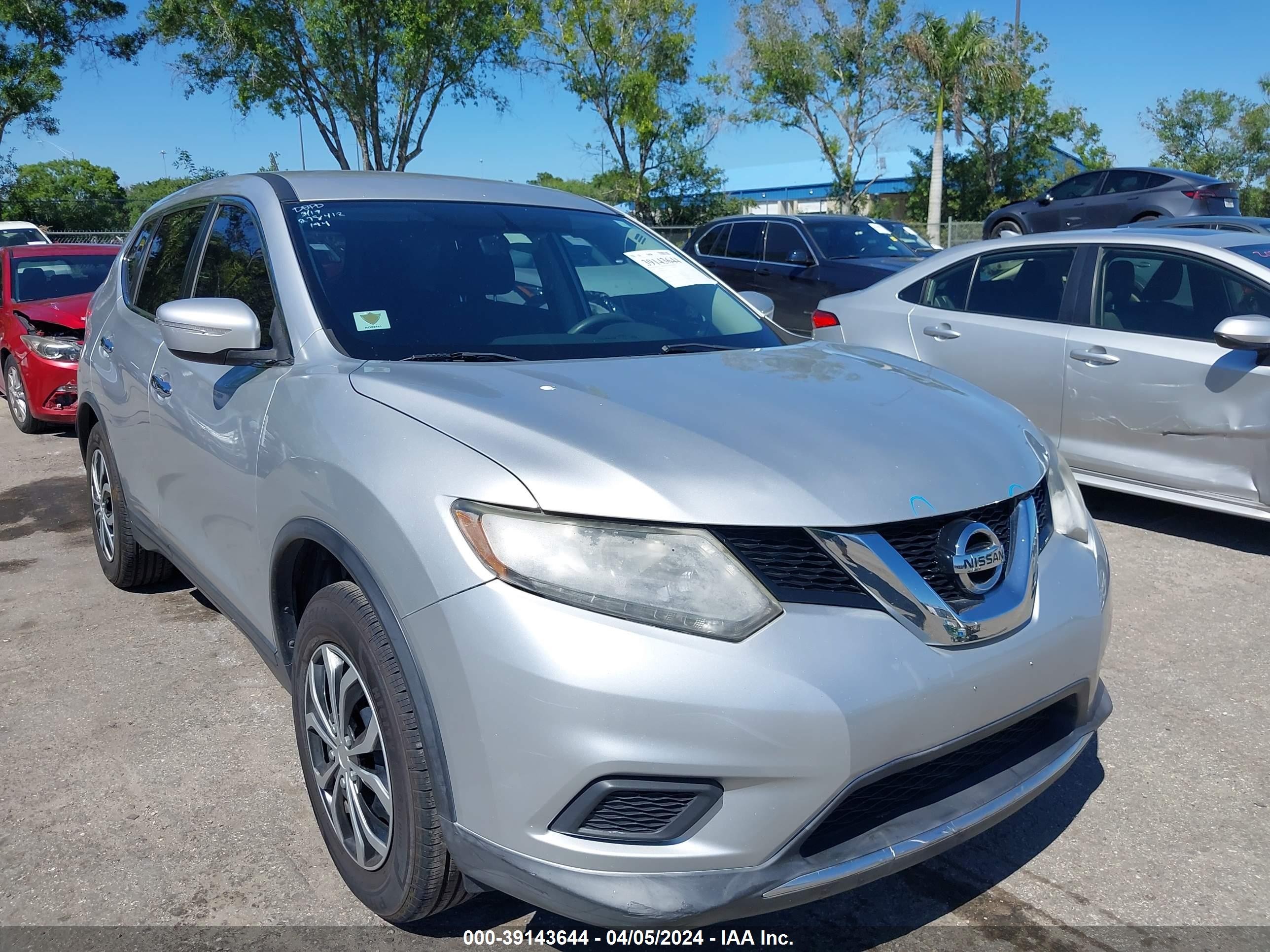 NISSAN ROGUE 2015 knmat2mt6fp541727