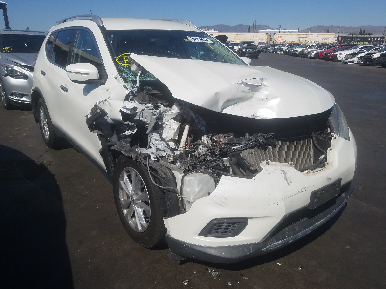 NISSAN ROGUE S 2015 knmat2mt6fp562660