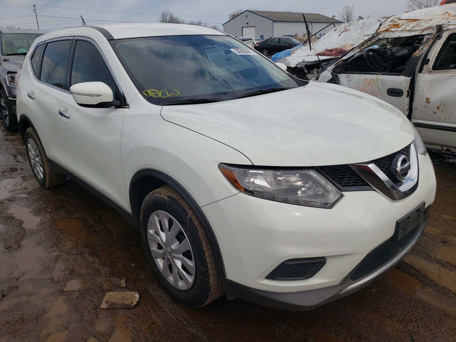 NISSAN ROGUE S 2015 knmat2mt6fp581130