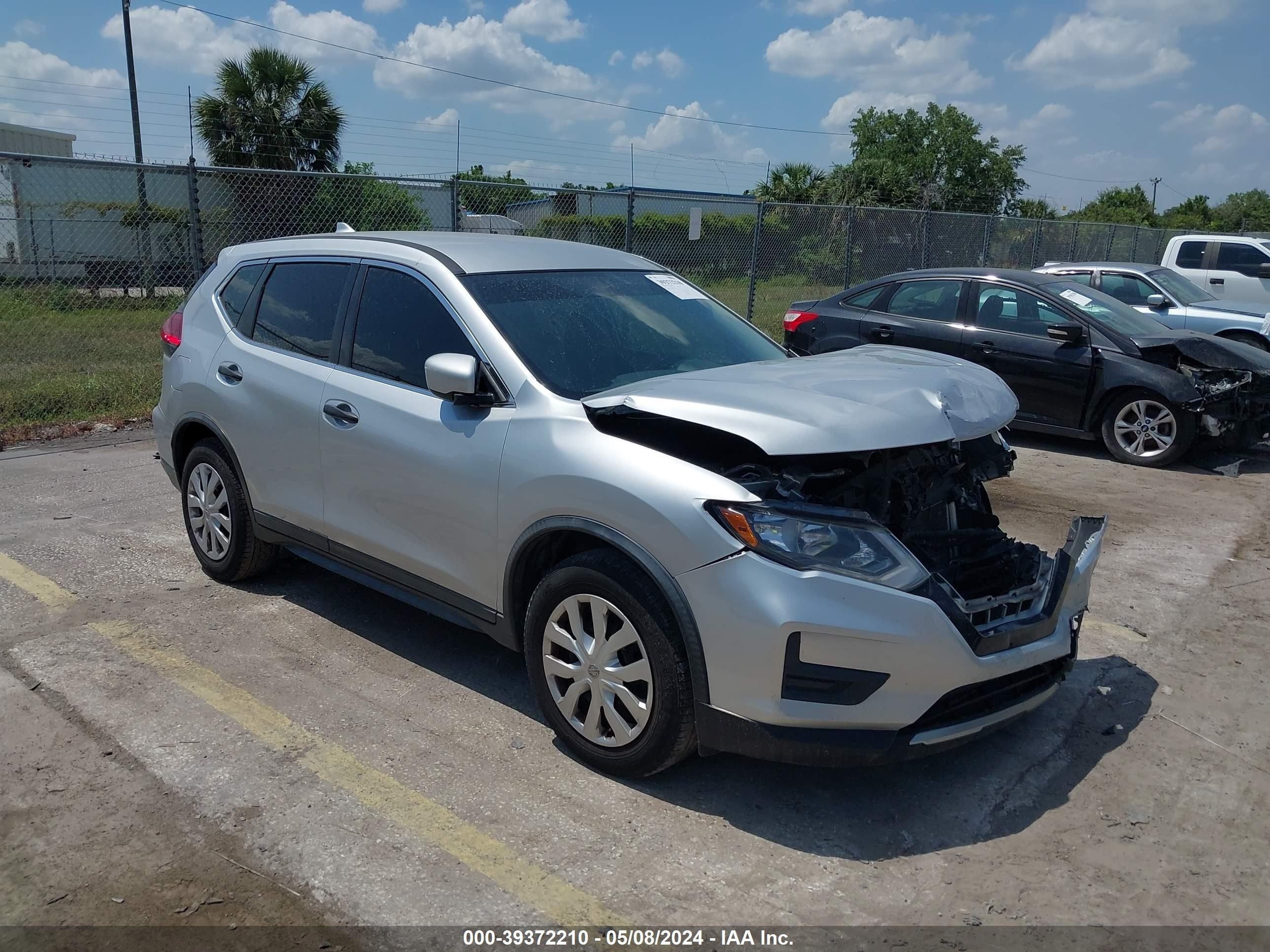 NISSAN ROGUE 2017 knmat2mt6hp532853