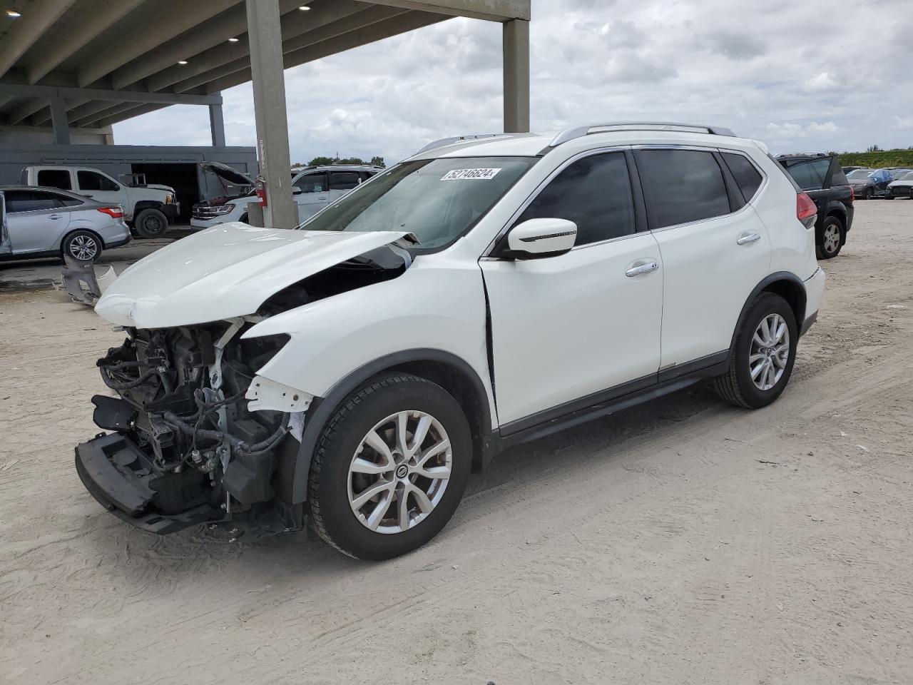 NISSAN ROGUE 2017 knmat2mt6hp600729