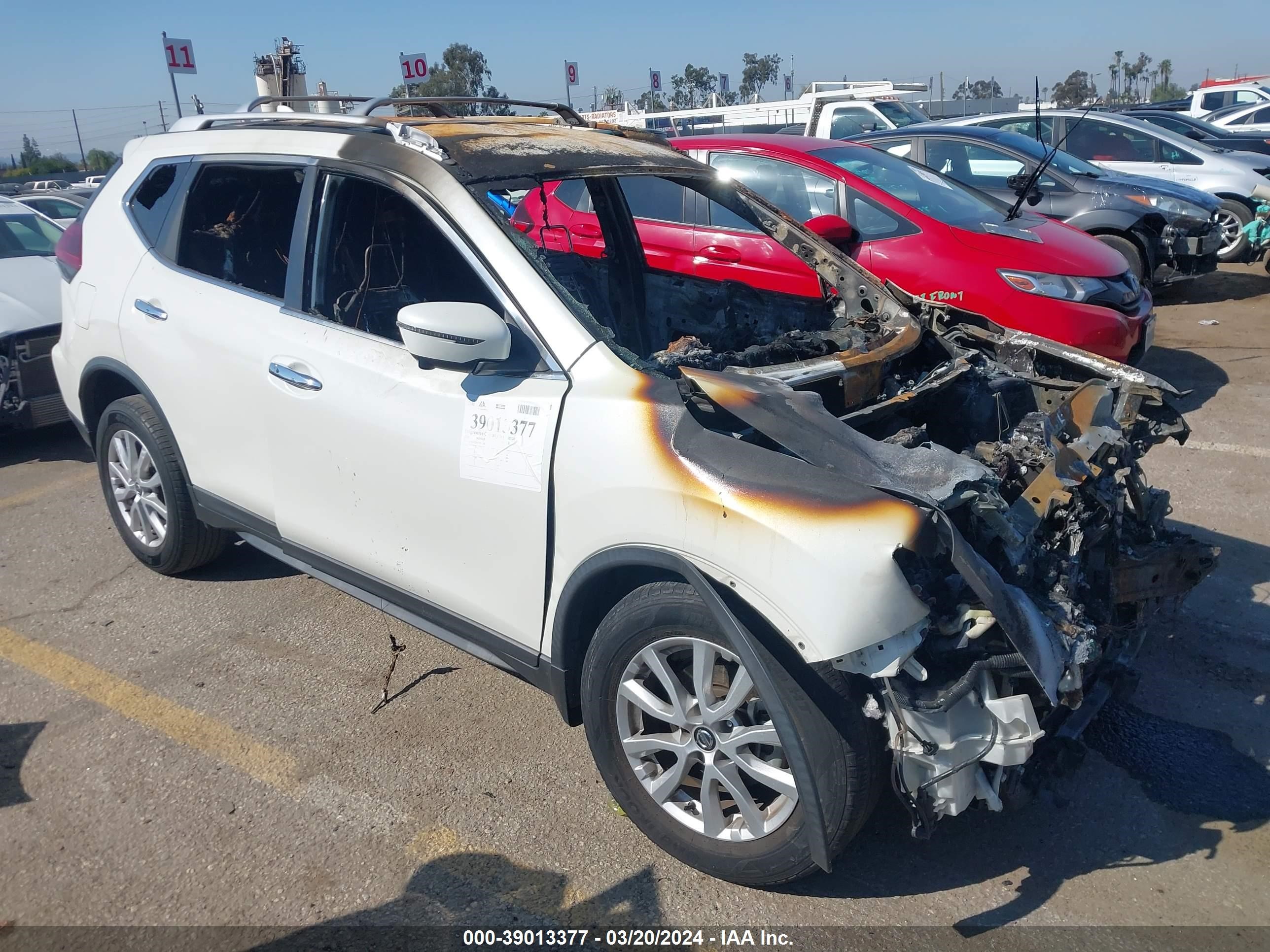 NISSAN ROGUE 2018 knmat2mt7jp513623