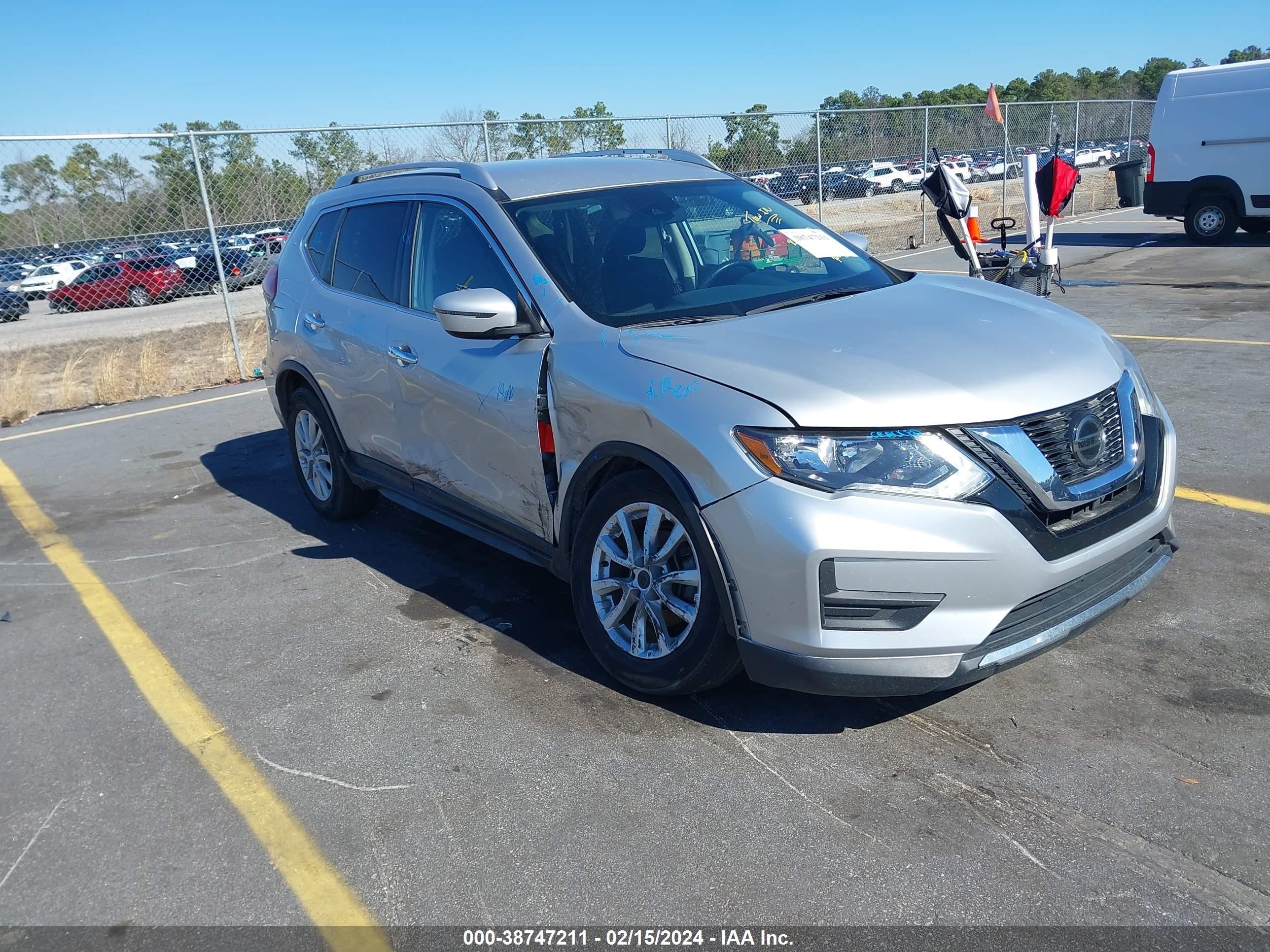 NISSAN ROGUE 2020 knmat2mt7lp507646