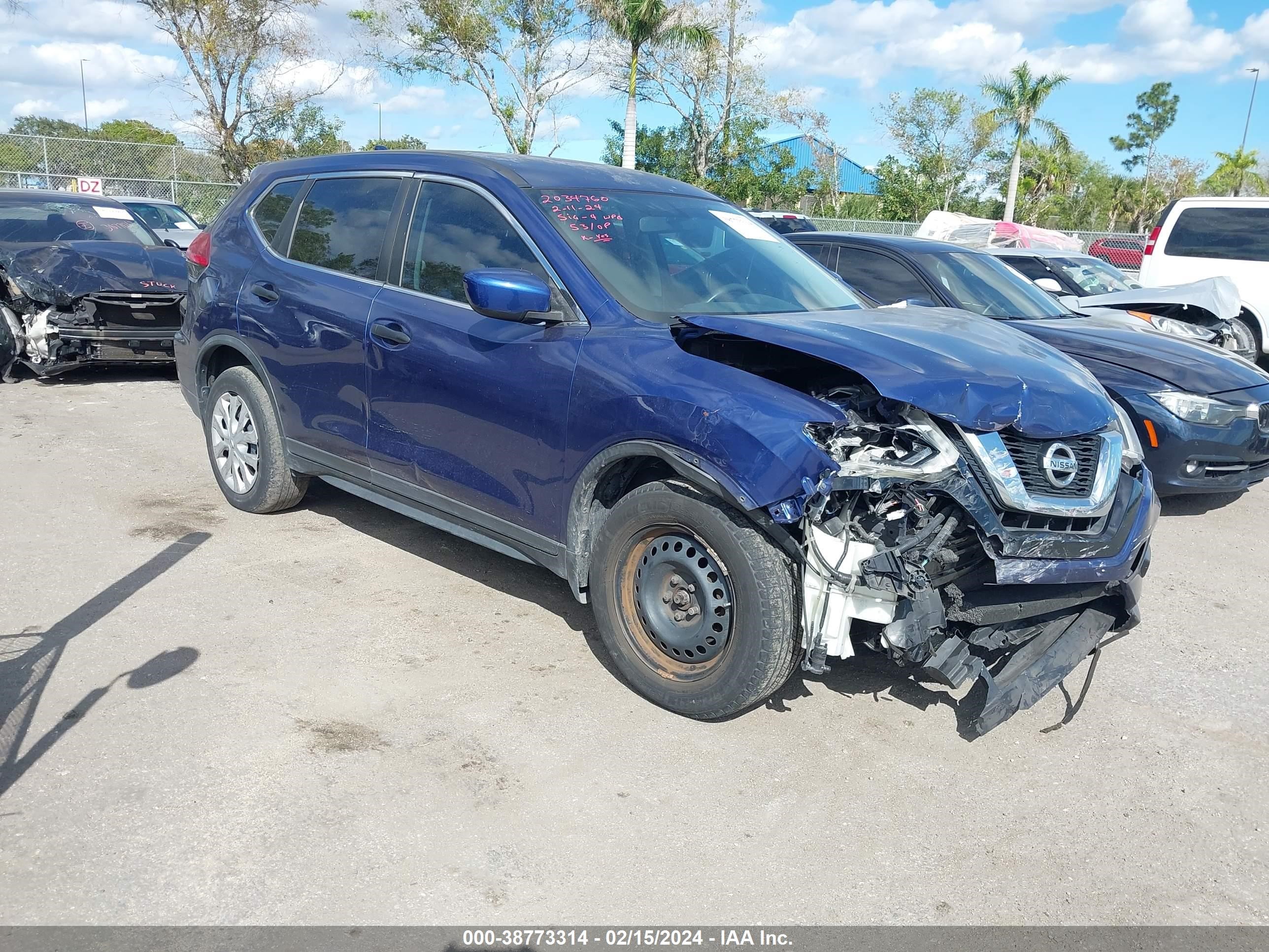 NISSAN ROGUE 2017 knmat2mt8hp500485