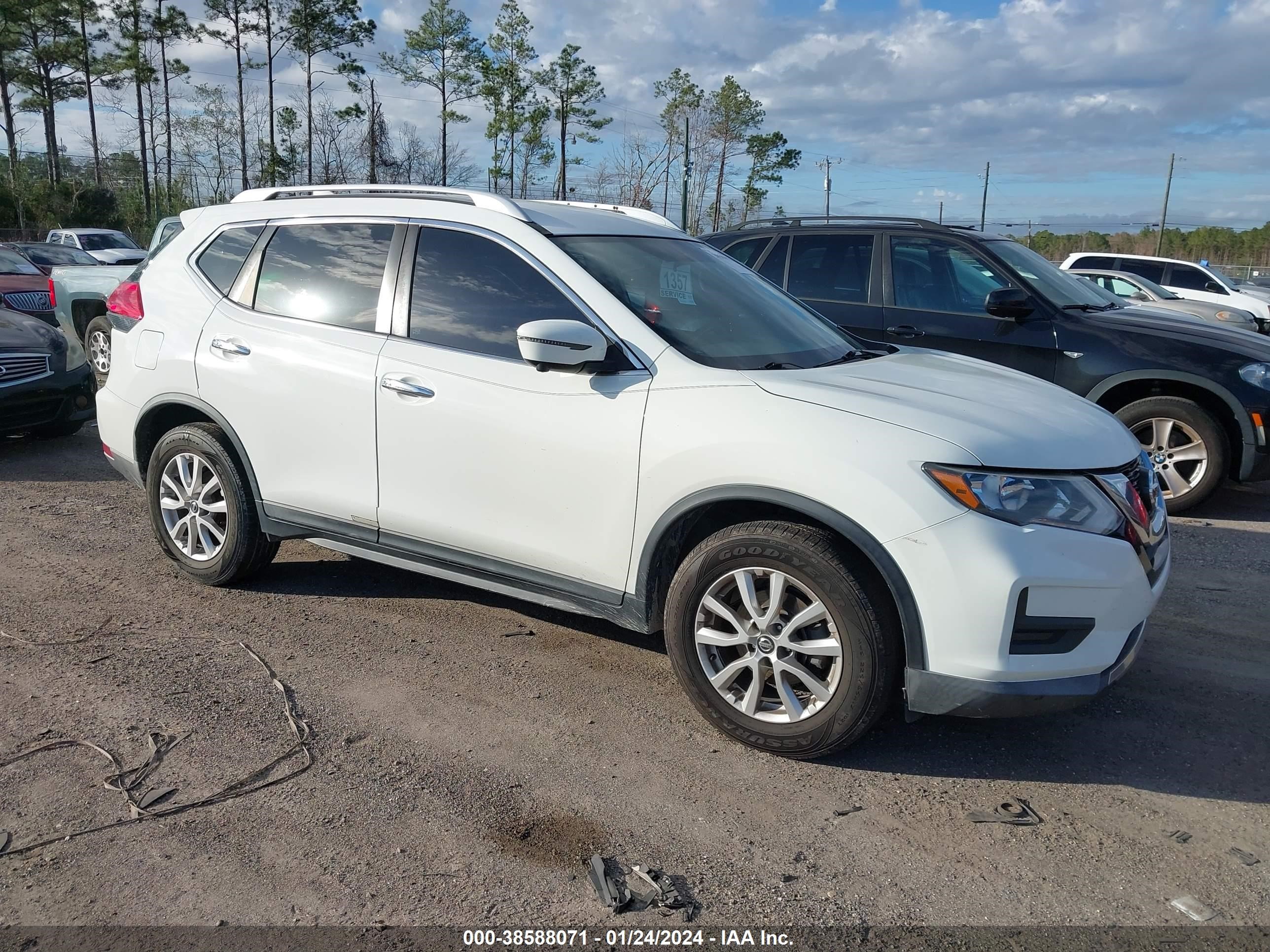 NISSAN ROGUE 2017 knmat2mt8hp567295