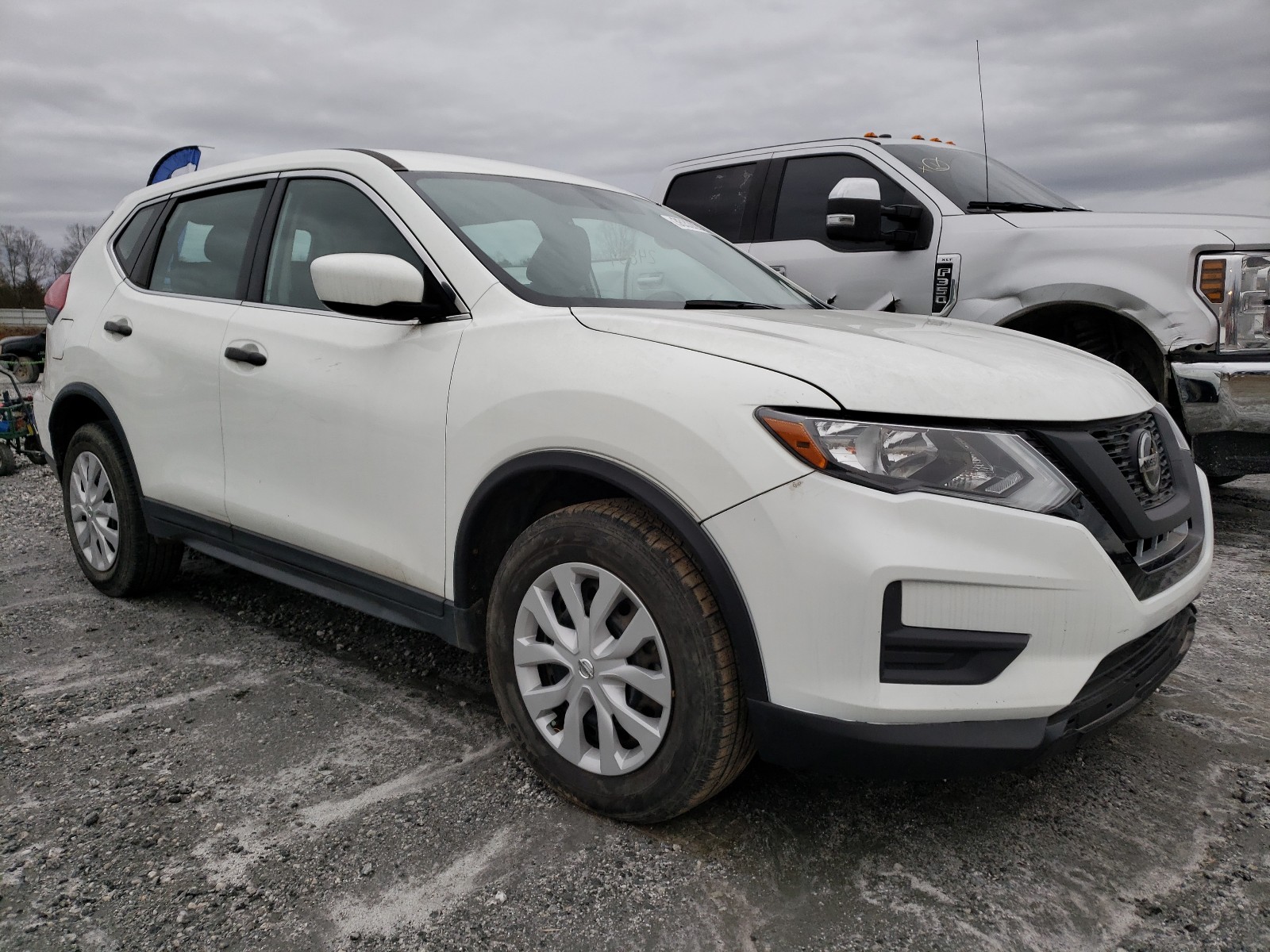 NISSAN ROGUE S 2018 knmat2mt8jp581087