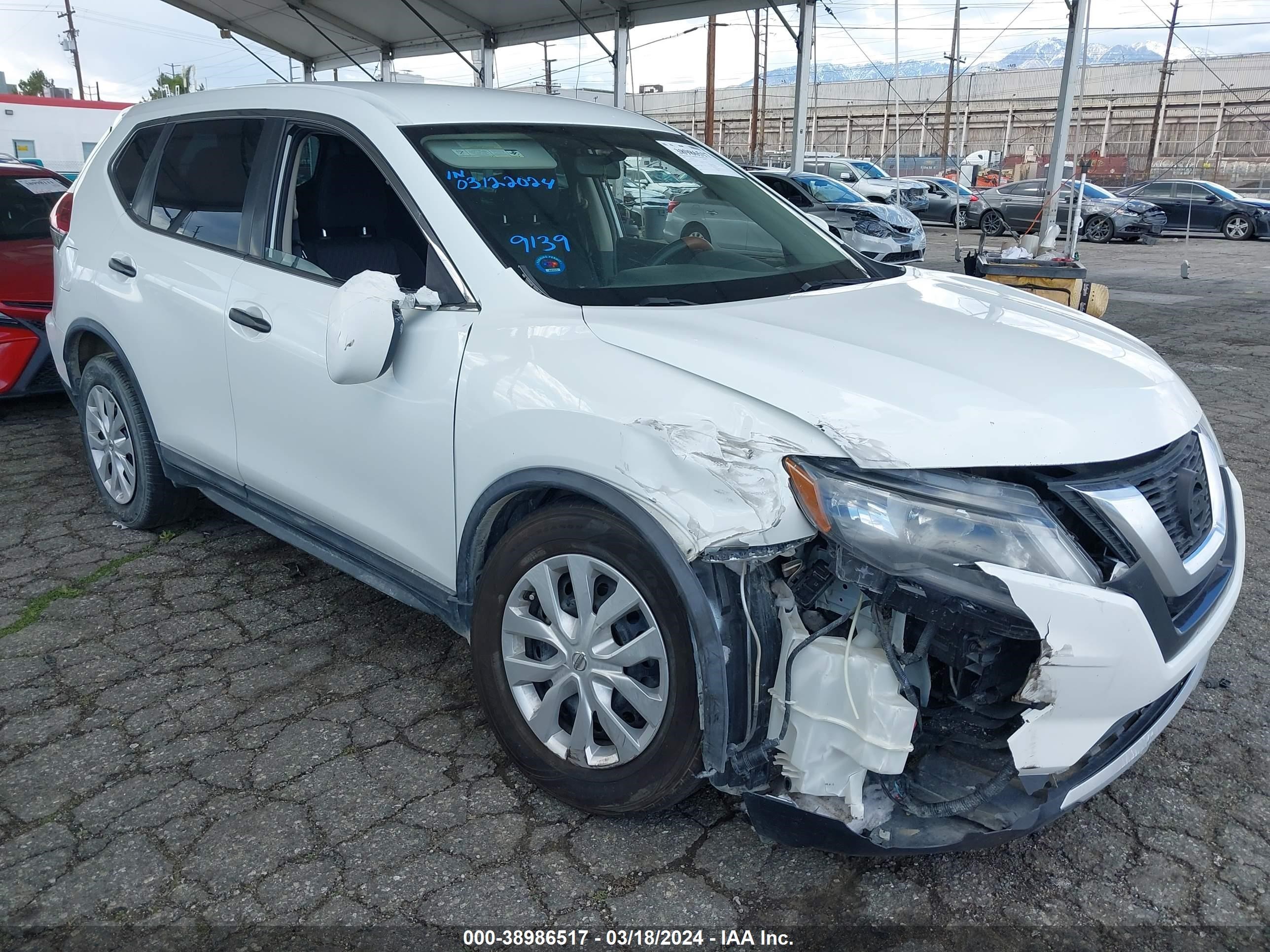 NISSAN ROGUE 2018 knmat2mt8jp589139