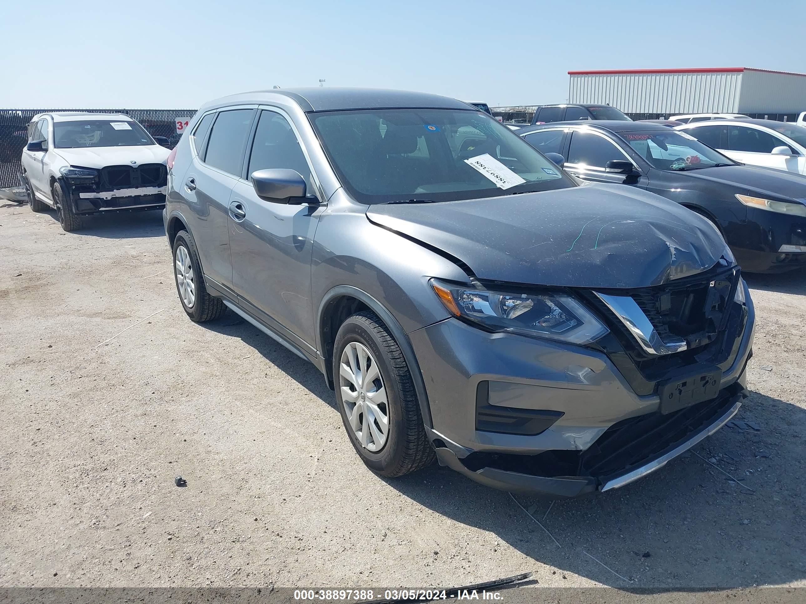 NISSAN ROGUE 2018 knmat2mt8jp620650