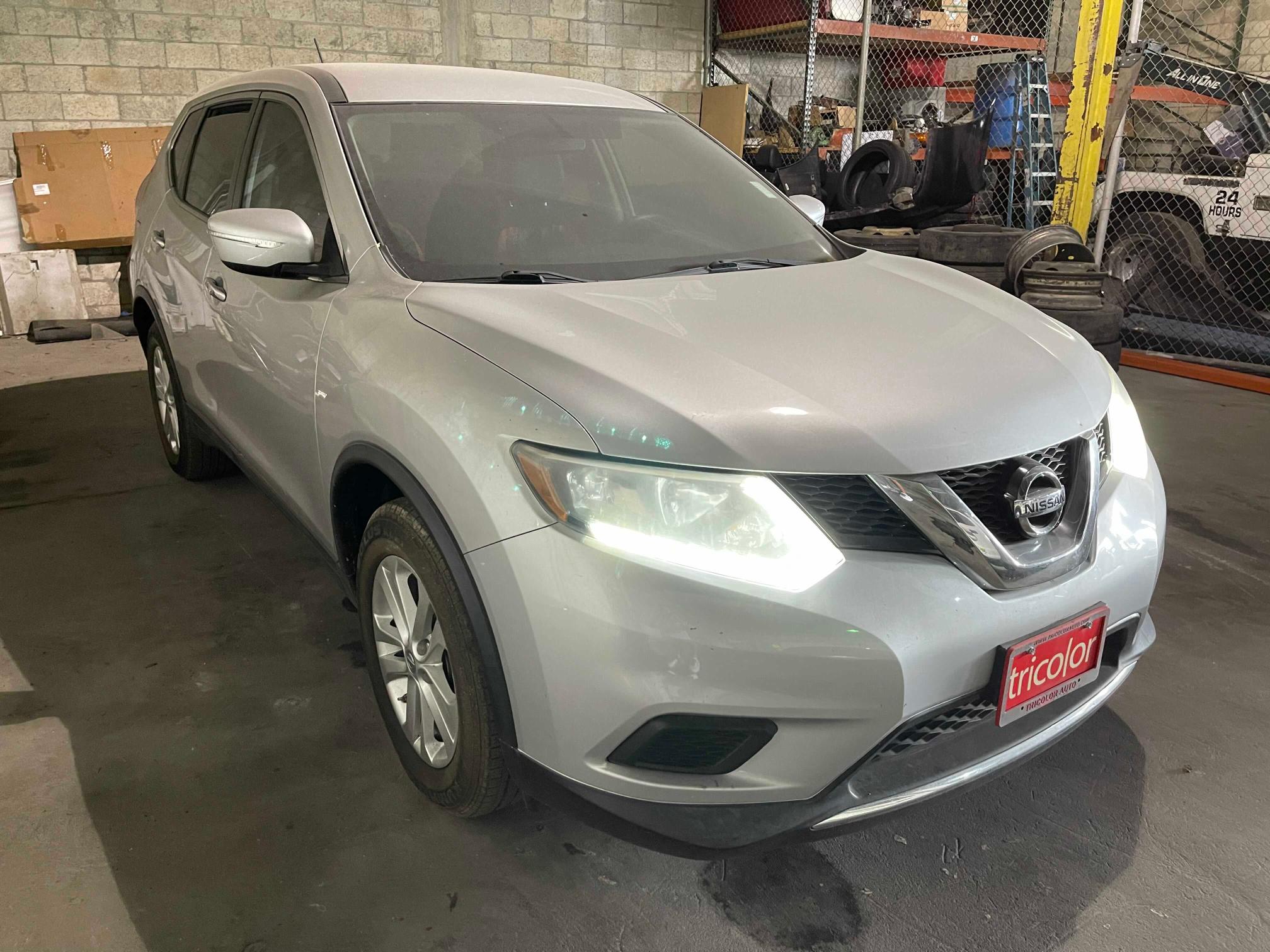 NISSAN ROGUE S 2015 knmat2mt9fp539096