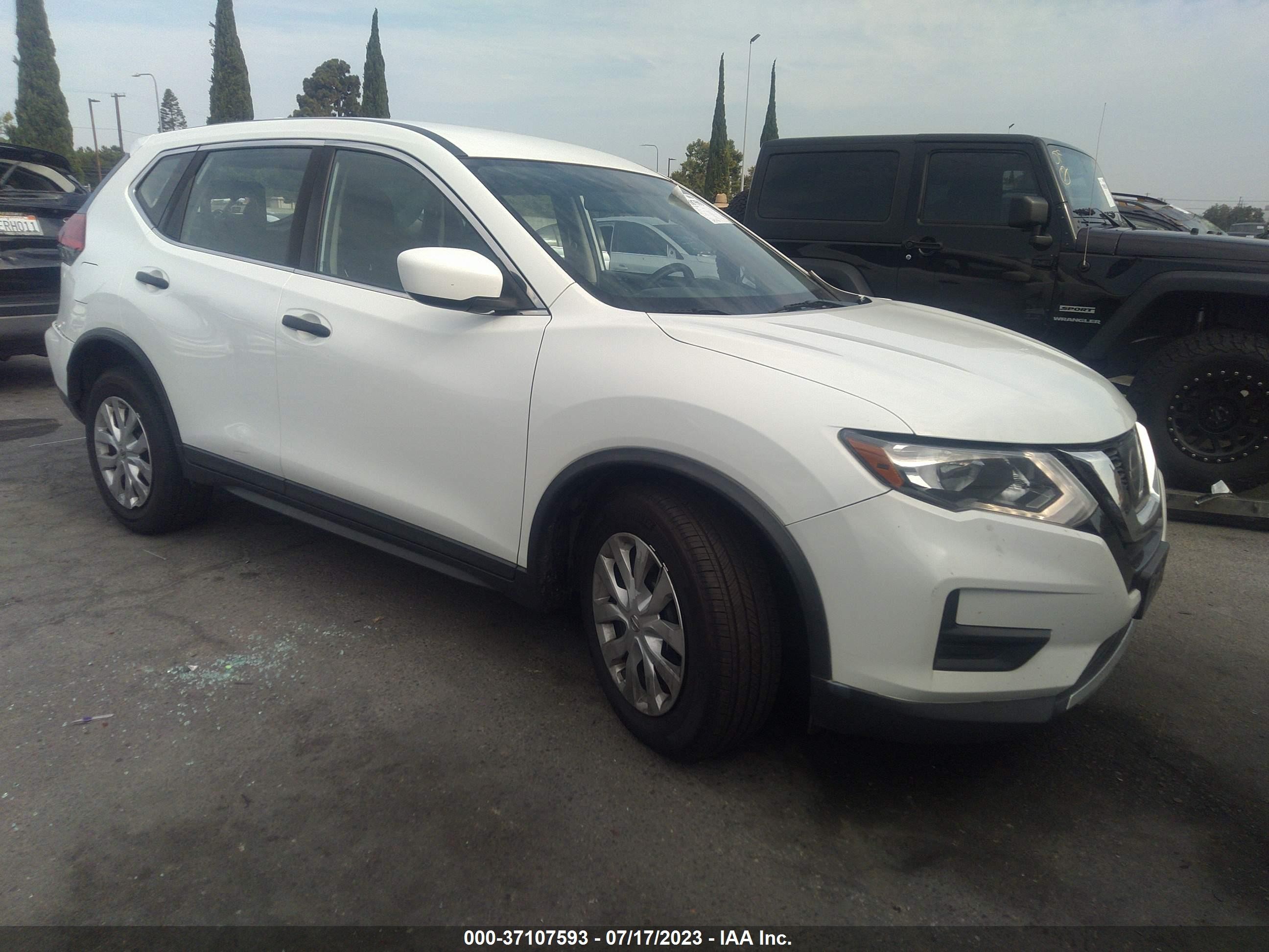 NISSAN ROGUE 2017 knmat2mtxhp584745