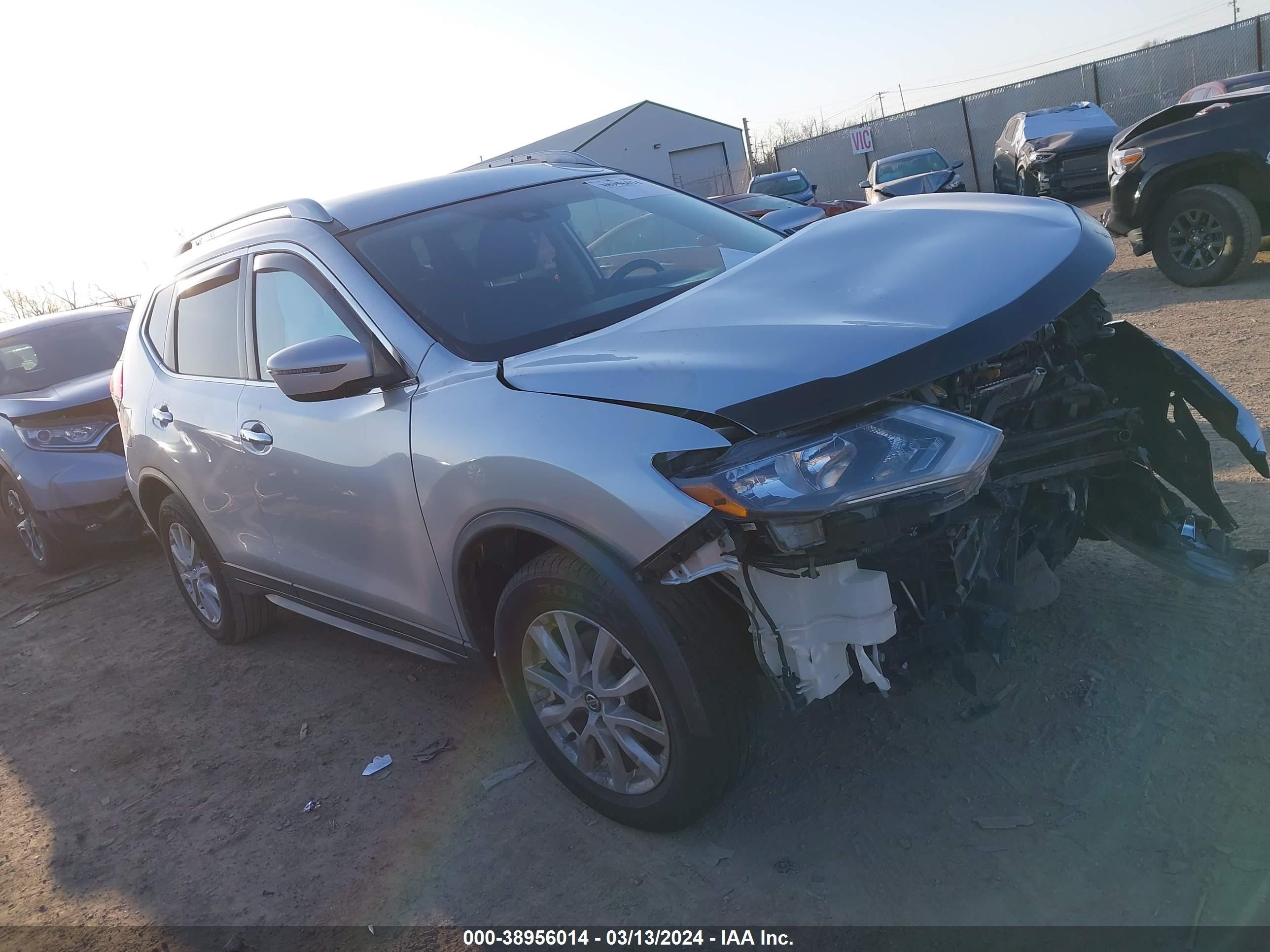 NISSAN ROGUE 2019 knmat2mv0kp504197